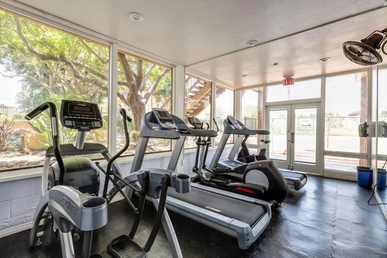 https://cdn.realtyfeed.com/cdn/127/250036881/253c1217c9444060f9fbb87bc2616f61.webp