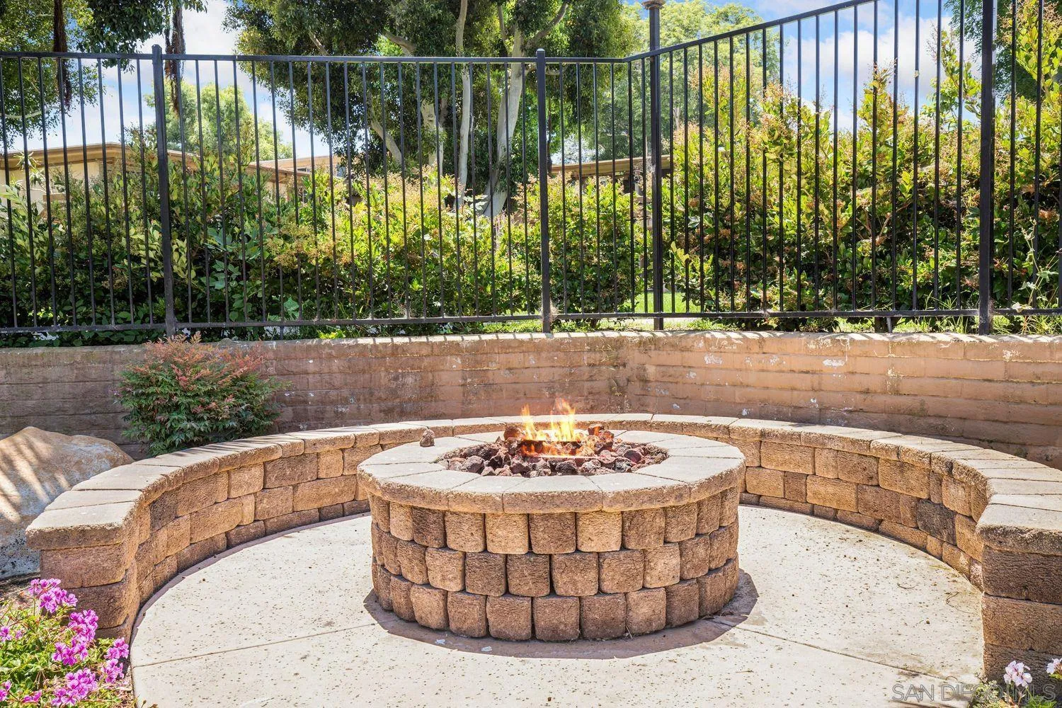 https://cdn.realtyfeed.com/cdn/127/250036881/410b823a5ce197e82666942276c3b51e.webp
