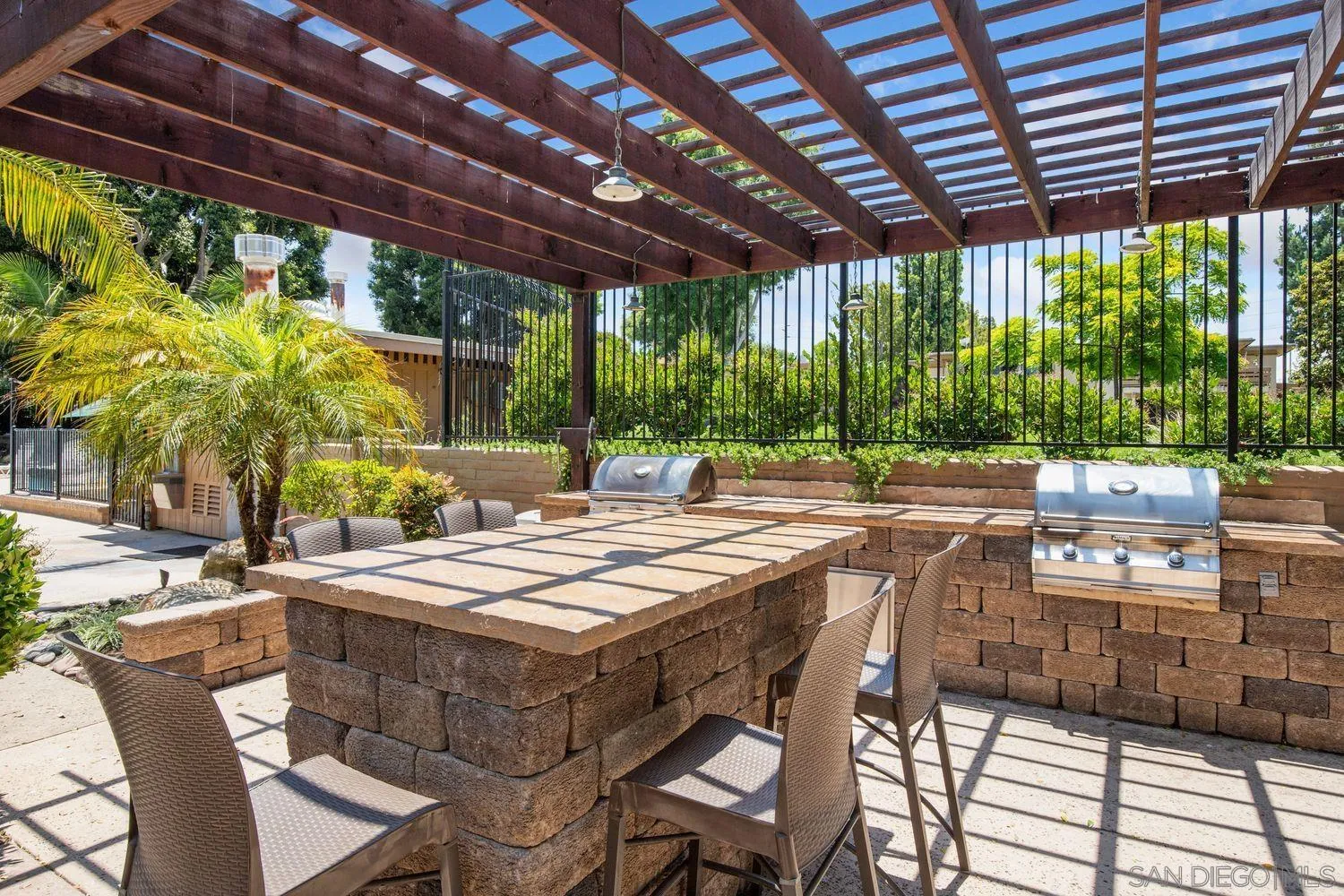 https://cdn.realtyfeed.com/cdn/127/250036881/b50a5ef08d31de3cb0e149797662bd58.webp