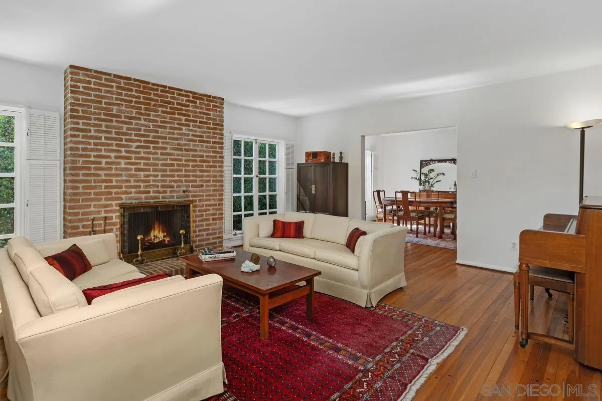 https://cdn.realtyfeed.com/cdn/127/250036882/1168dedb39ba3adb50998aaac7eb954a.webp