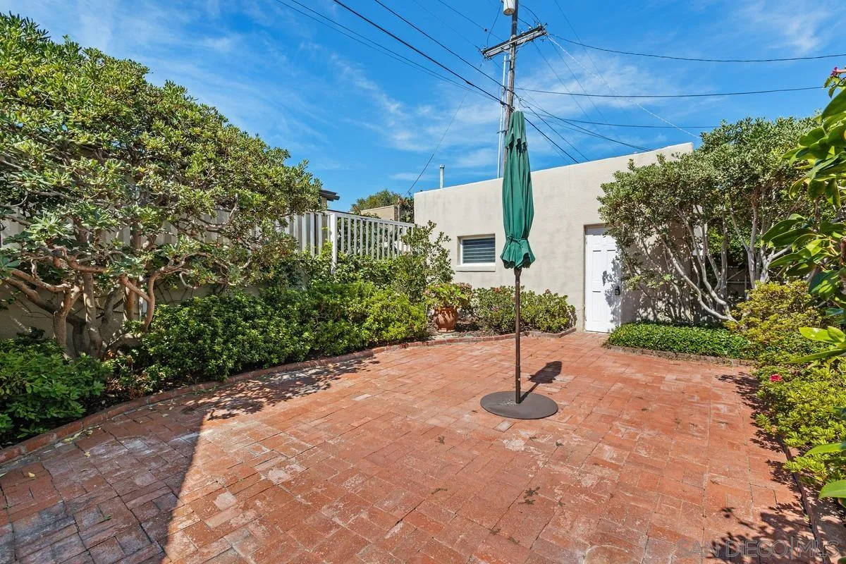 https://cdn.realtyfeed.com/cdn/127/250036882/20b71aeb1c9cb8086d80db5bfbfc66d3.webp