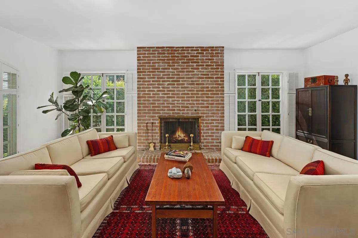 https://cdn.realtyfeed.com/cdn/127/250036882/575df79cd2515856887e06893dcd83c9.webp