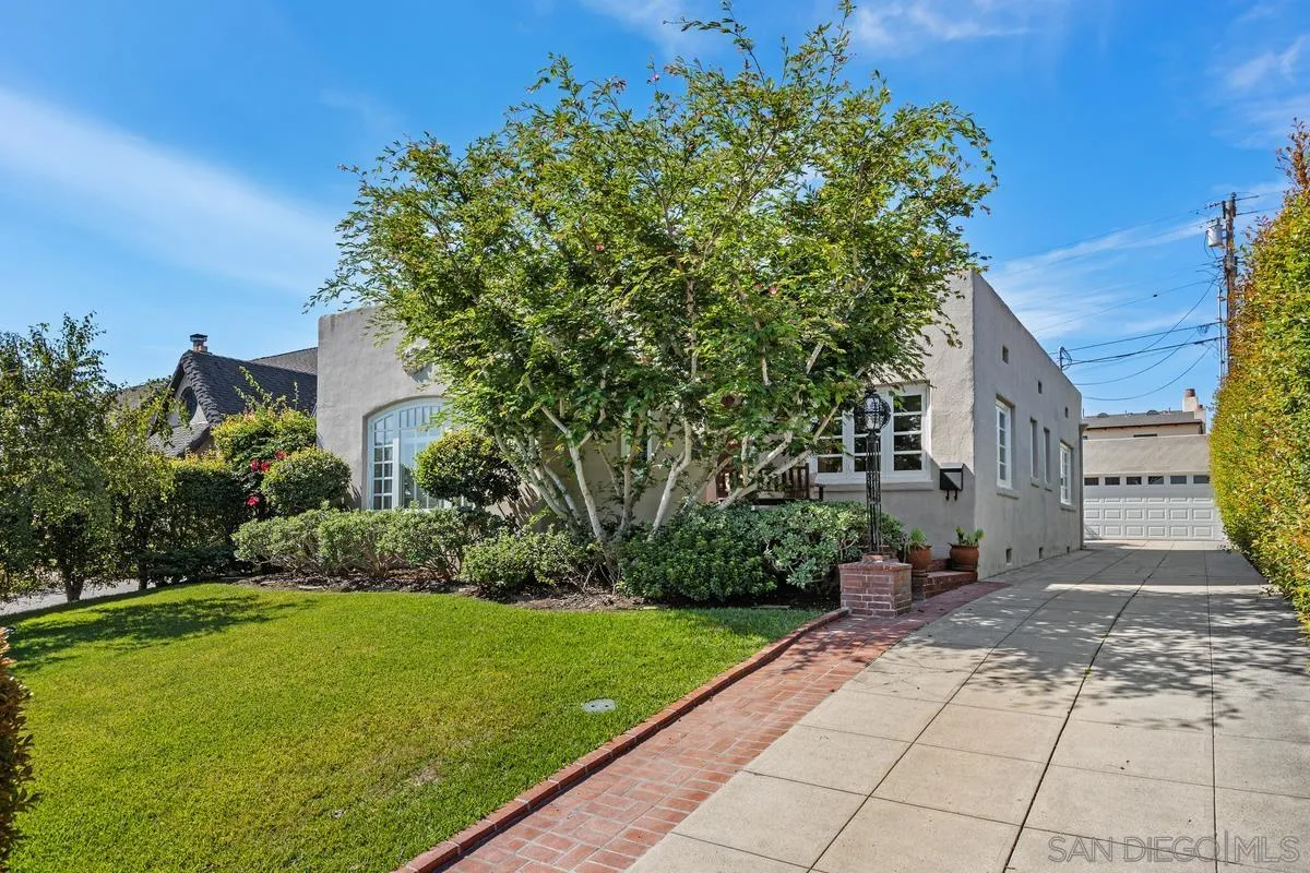 https://cdn.realtyfeed.com/cdn/127/250036882/5f74cf08300a11eb01ccf5636c9fe8d2.webp