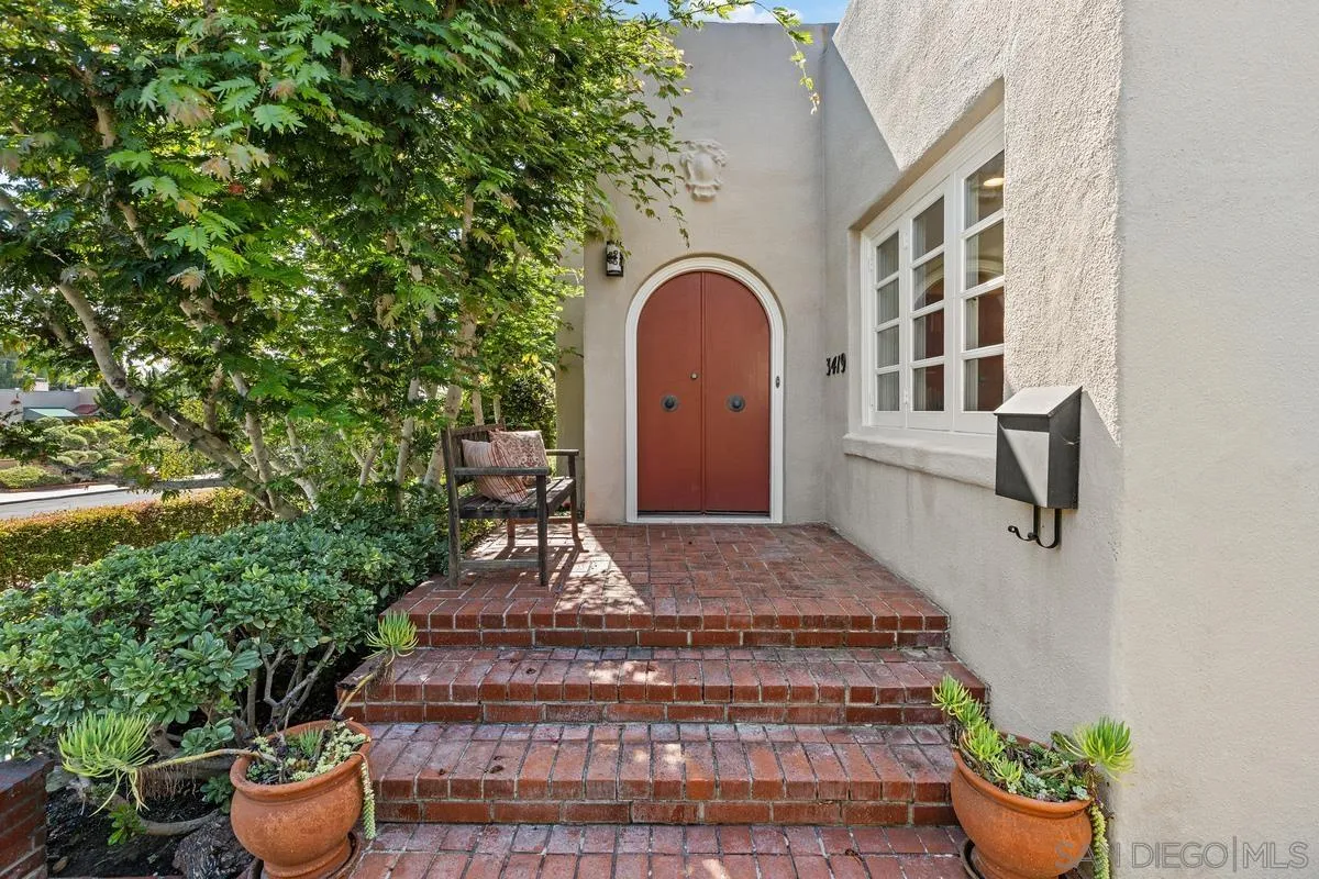 https://cdn.realtyfeed.com/cdn/127/250036882/7054ff28dd56415f3f489d8342b83bf9.webp