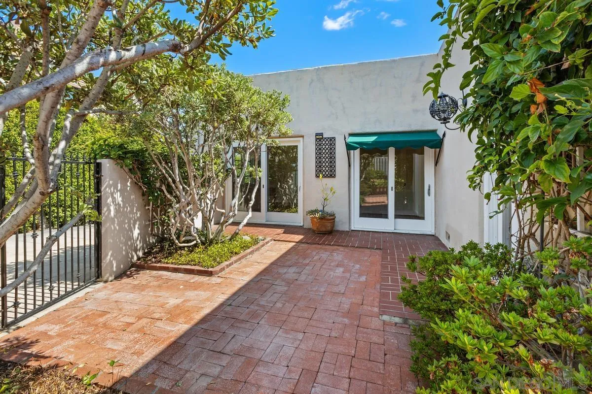 https://cdn.realtyfeed.com/cdn/127/250036882/a5058567565538a6ad7601e257dc4f62.webp