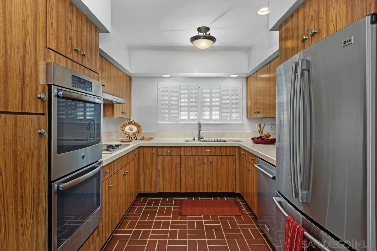 https://cdn.realtyfeed.com/cdn/127/250036882/b96571512cb1483395c11dba1ffbda87.webp