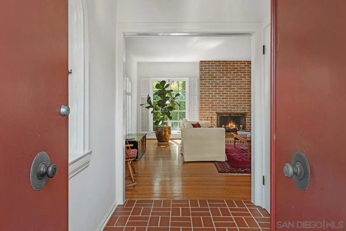 https://cdn.realtyfeed.com/cdn/127/250036882/ed353f97ed34d5ecba981a14f5083142.webp