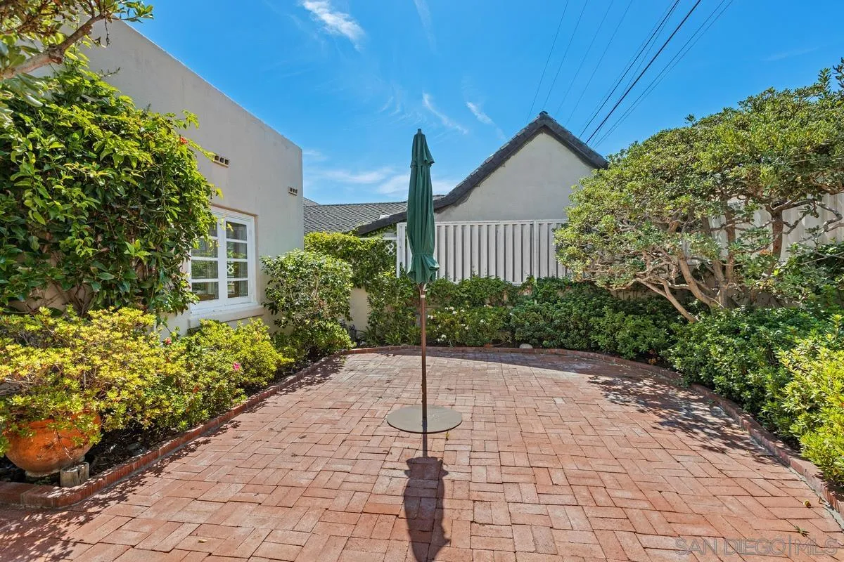 https://cdn.realtyfeed.com/cdn/127/250036882/eff3ee2e1badc86e6d9c777ce622e61e.webp