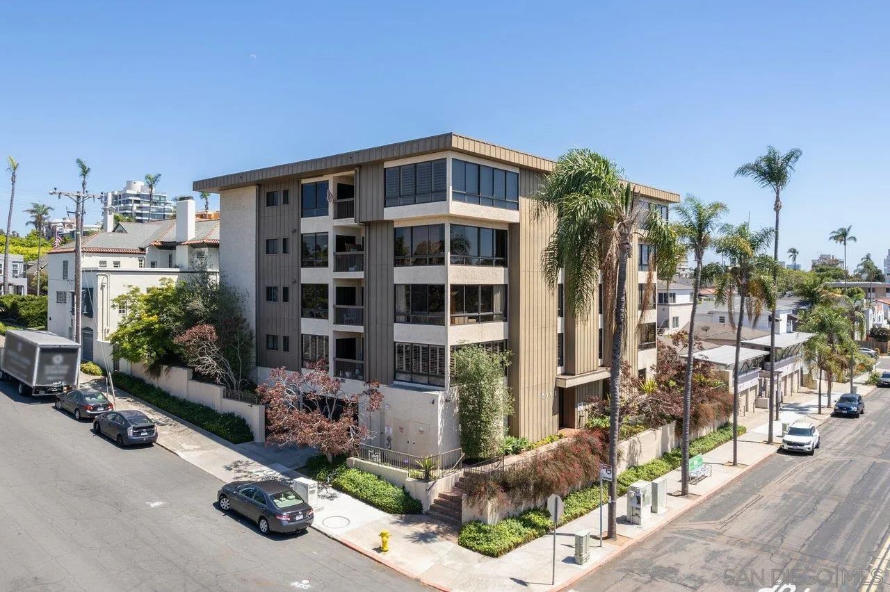 https://cdn.realtyfeed.com/cdn/127/250036883/0c54db48ce16cba2f3b2e9c6a8510229.webp