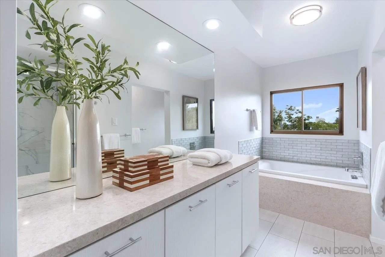 https://cdn.realtyfeed.com/cdn/127/250036883/3d17ccab4a048b642952430a2f323f46.webp