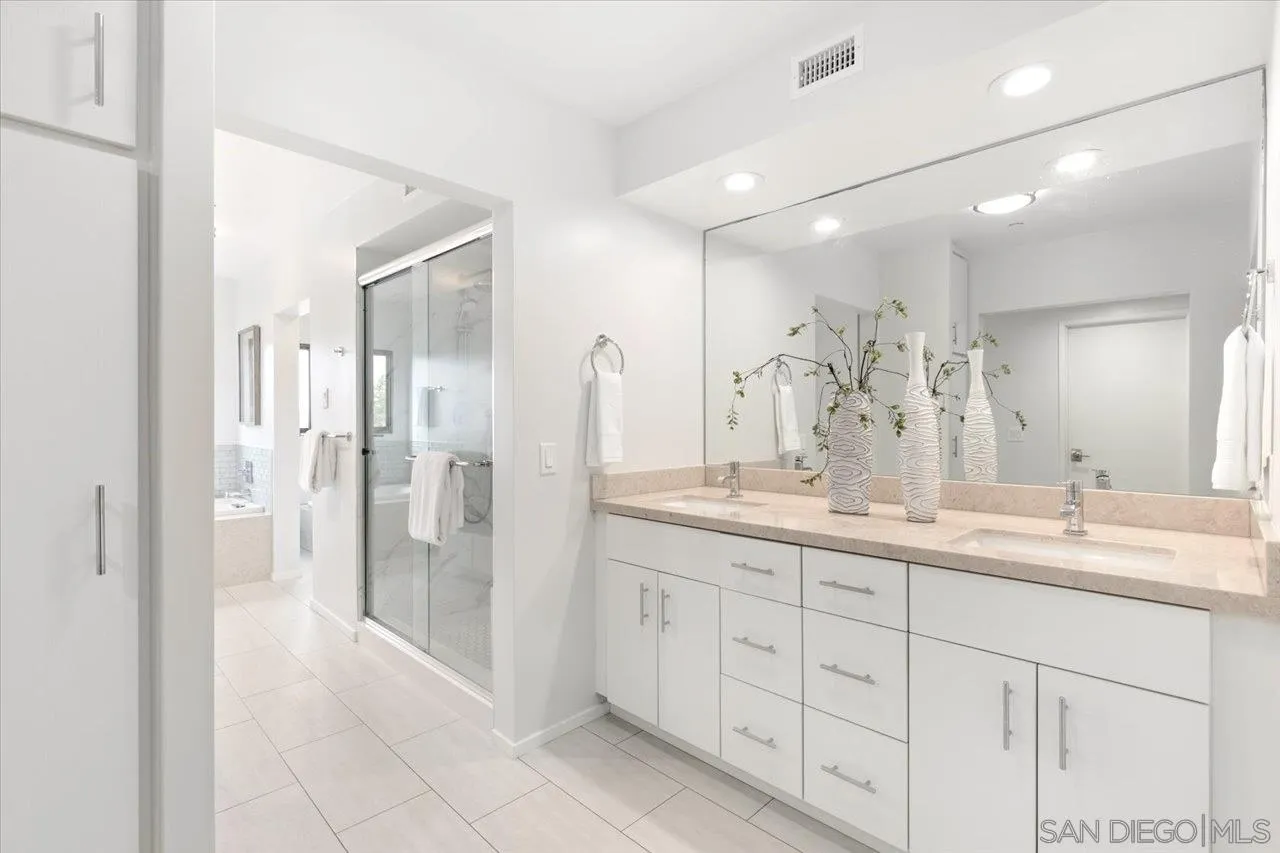 https://cdn.realtyfeed.com/cdn/127/250036883/6097cde7feb93ca4fb9bdd77398a9235.webp