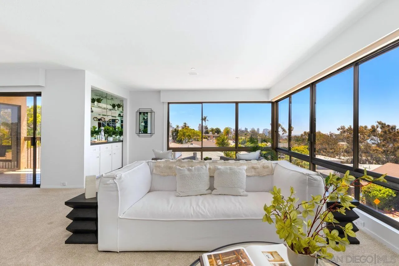 https://cdn.realtyfeed.com/cdn/127/250036883/c4c6eb840f7ec053124a46fc267f3f23.webp