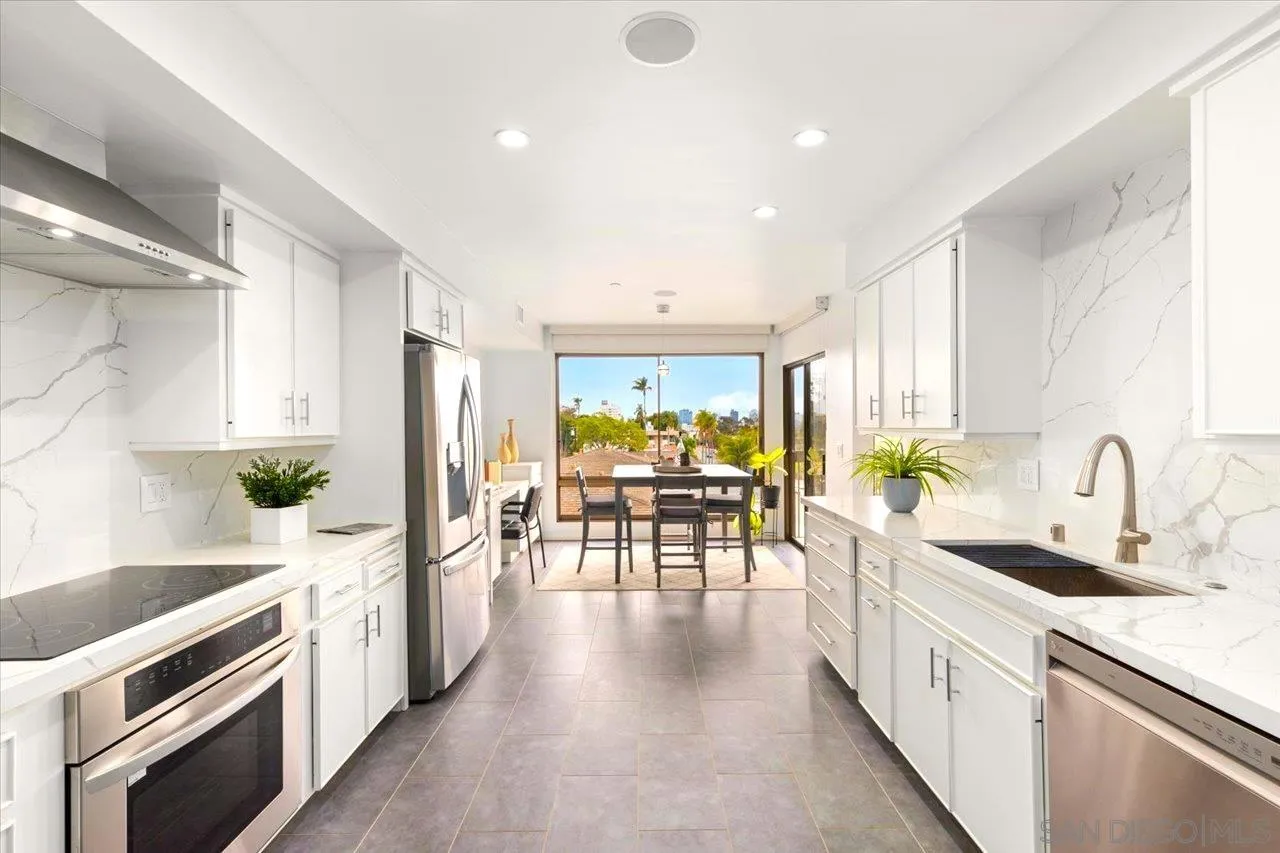 https://cdn.realtyfeed.com/cdn/127/250036883/cf2e6df3f867ae79518f62f2f36e8b58.webp