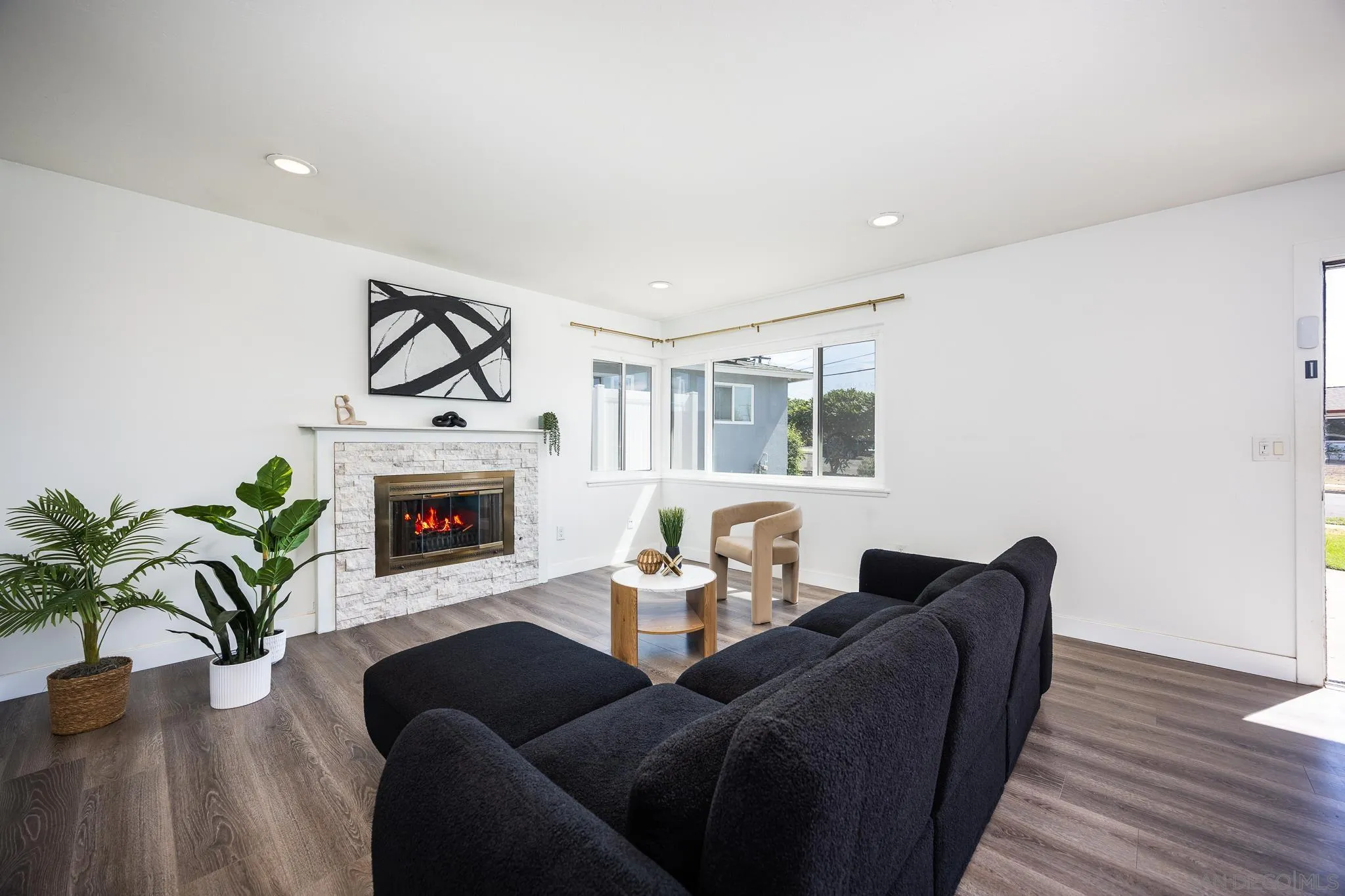 https://cdn.realtyfeed.com/cdn/127/250036888/1f4a70c021589b685e6ff01272ce80cb.webp