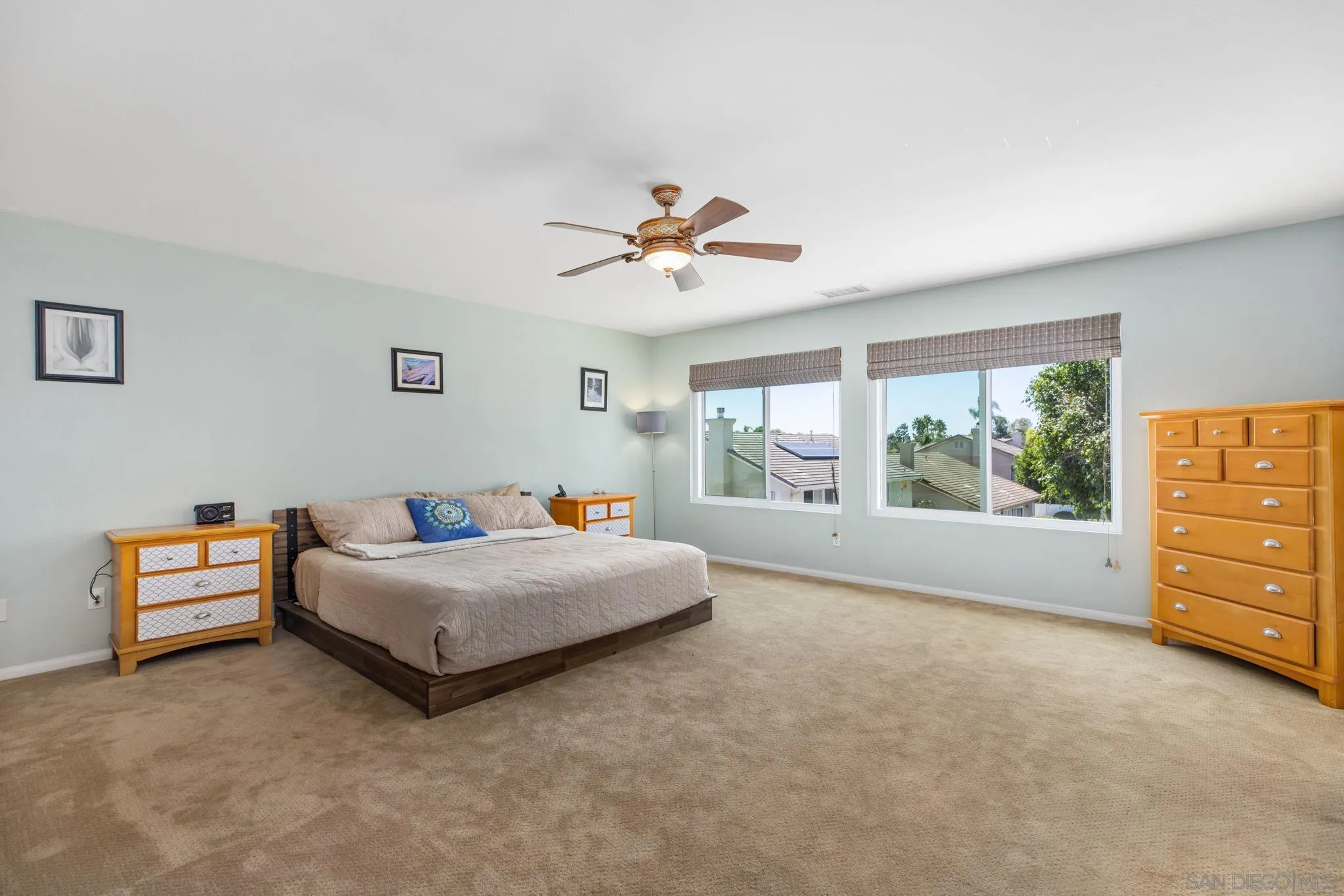 https://cdn.realtyfeed.com/cdn/127/250036891/121f16c018722d65fd2e208fa2a1a610.webp