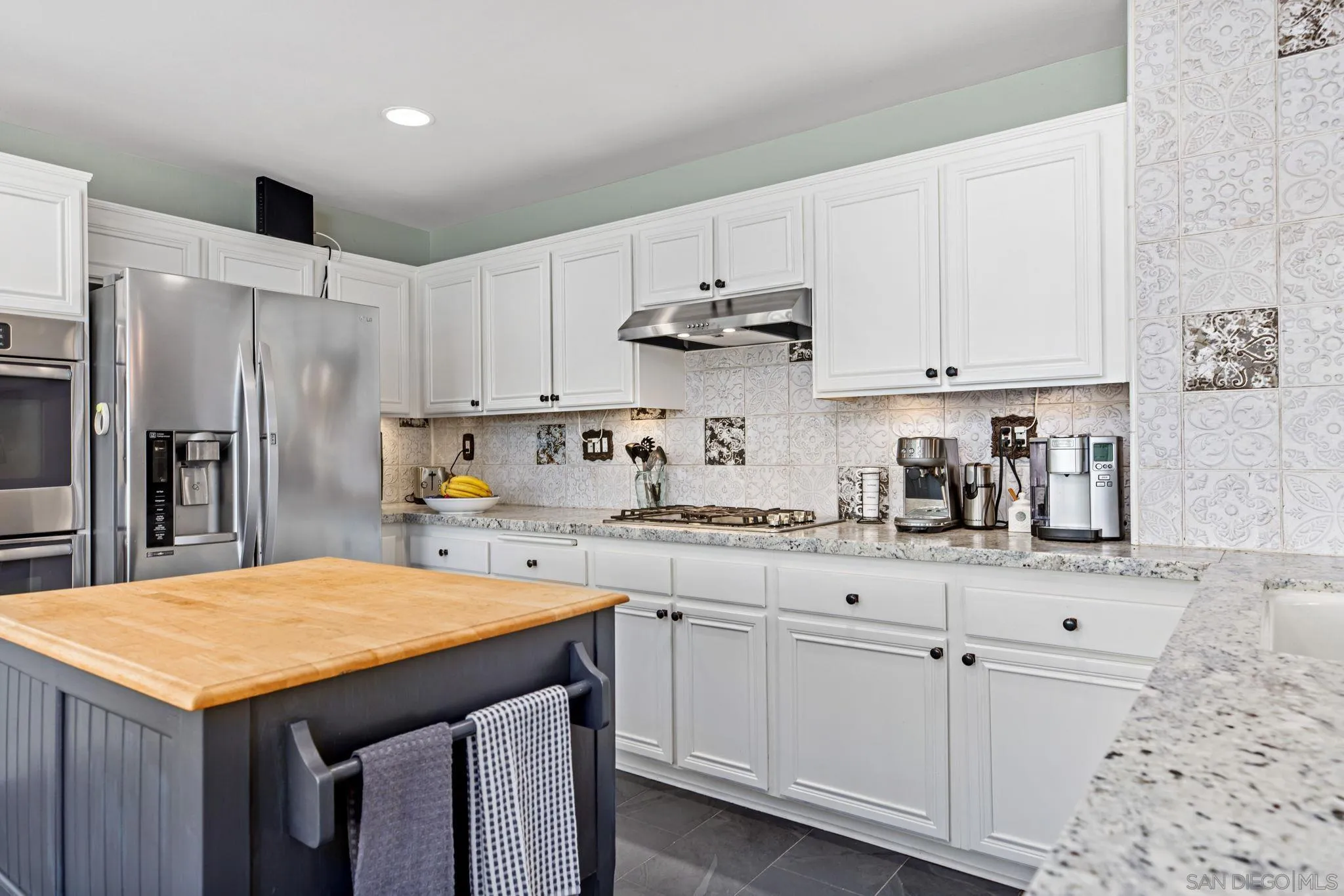 https://cdn.realtyfeed.com/cdn/127/250036891/d368d2bc1f78ee0972dac4160f2467af.webp