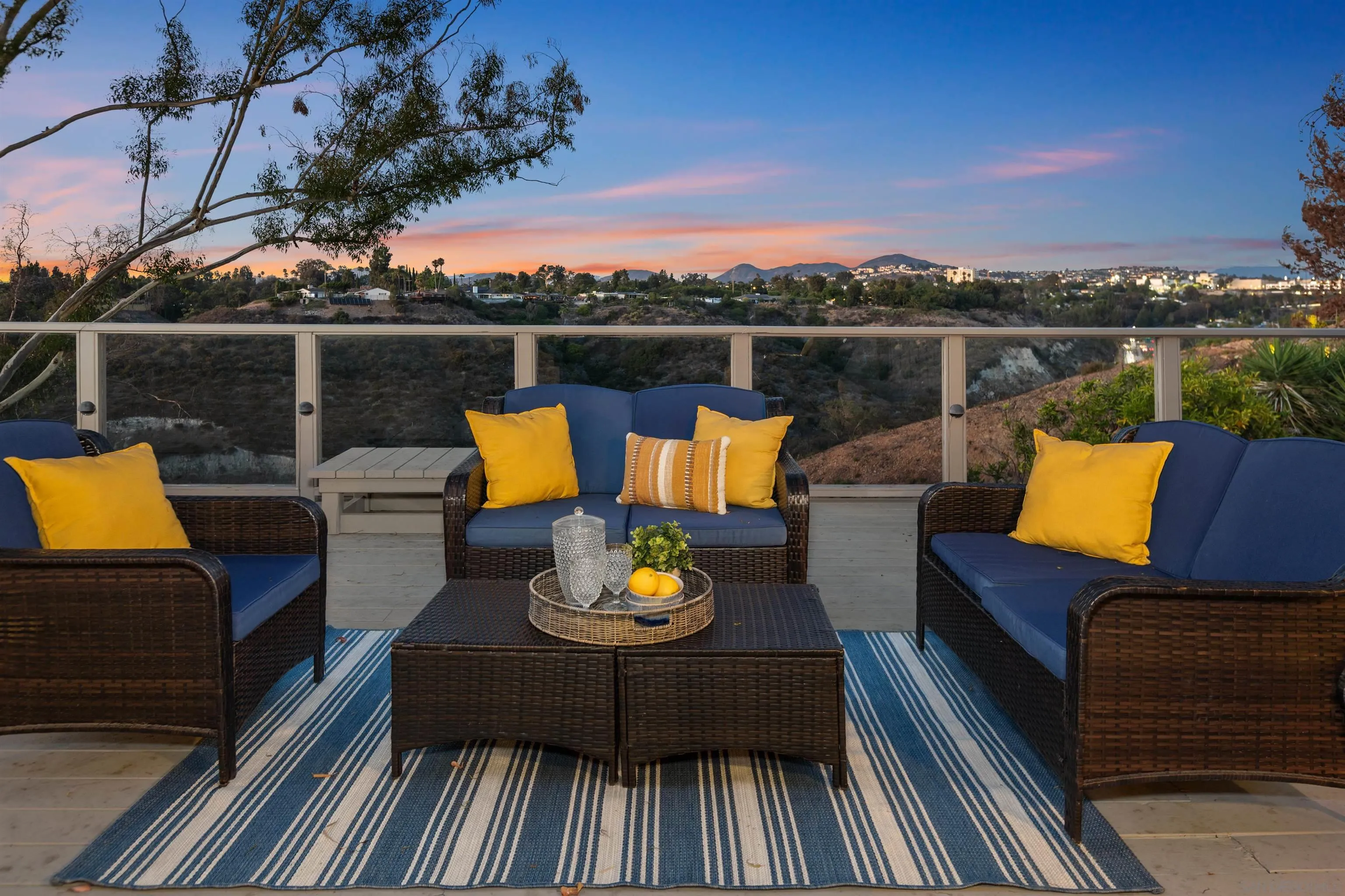 https://cdn.realtyfeed.com/cdn/127/250036892/69aa61e09c90a3e71800174d5aee4cc7.webp