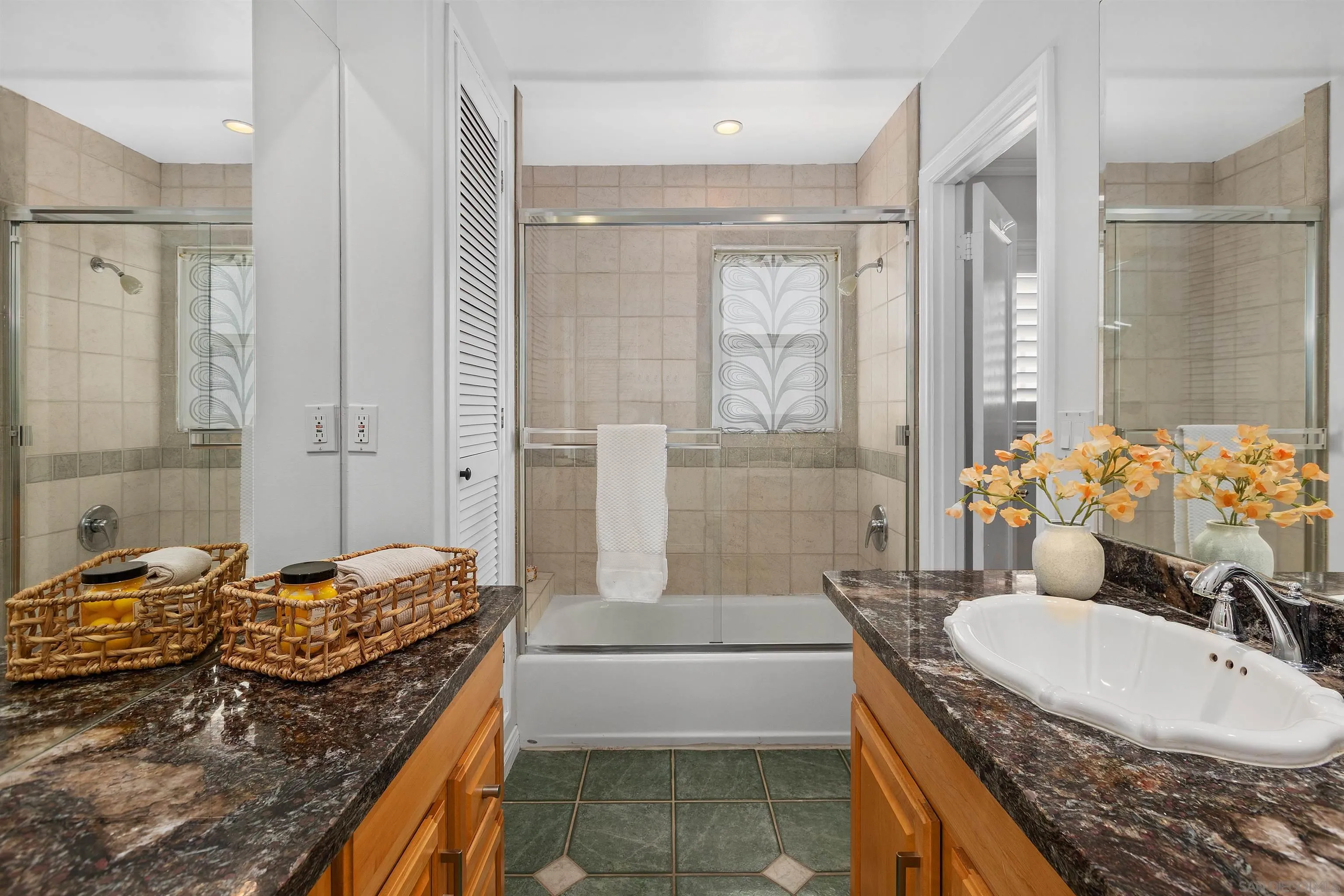 https://cdn.realtyfeed.com/cdn/127/250036892/795e629c5baf7fc657d45aade5de9996.webp