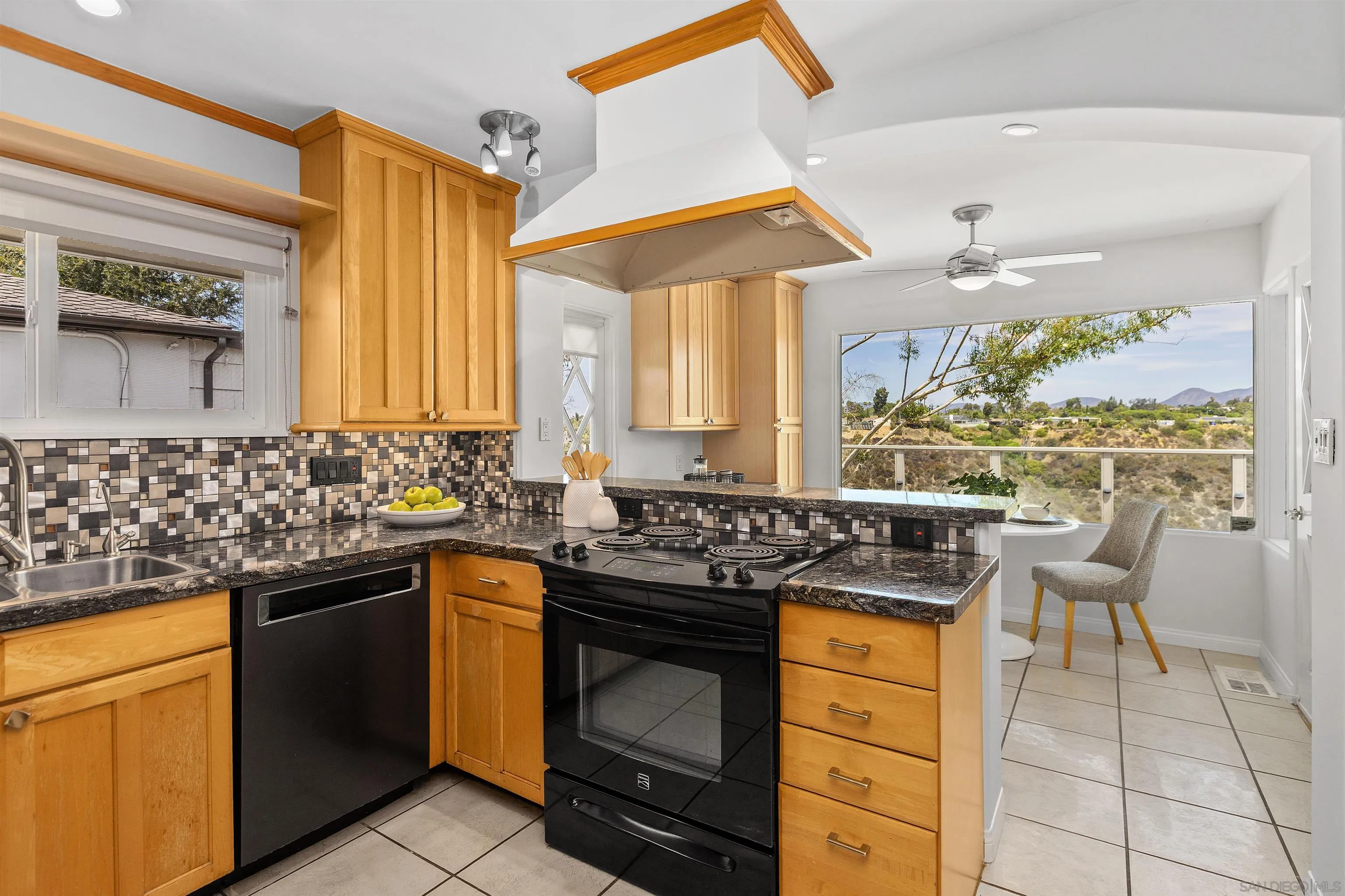 https://cdn.realtyfeed.com/cdn/127/250036892/d205598fc7d8825dedf4f5b0e090ba7d.webp