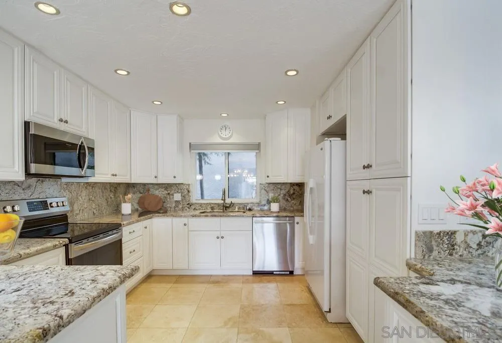 https://cdn.realtyfeed.com/cdn/127/250036893/6e62295c92e09f350be17d138c741190.webp