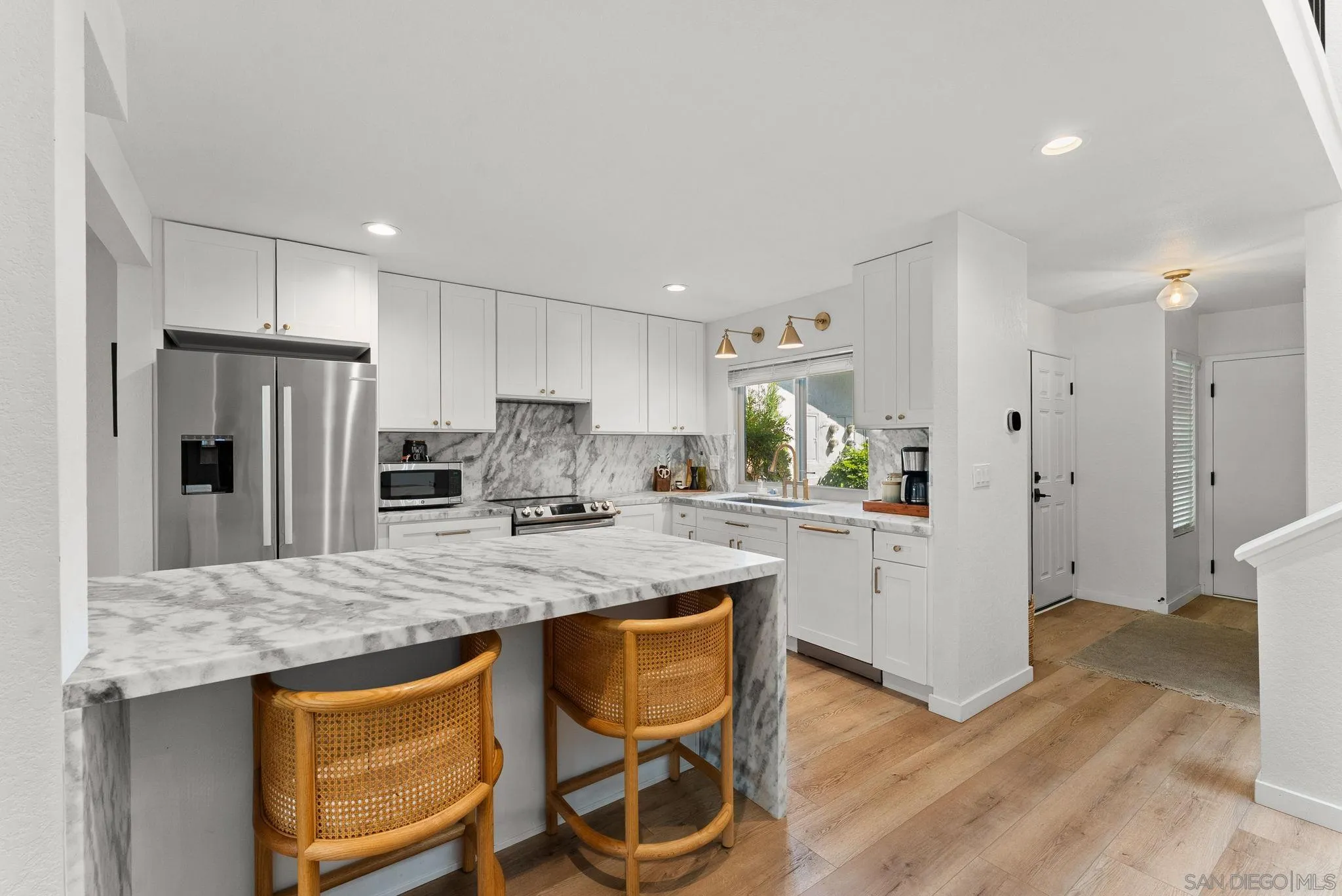 https://cdn.realtyfeed.com/cdn/127/250036894/2f693200a547f65a589c78f2a0275a3e.webp