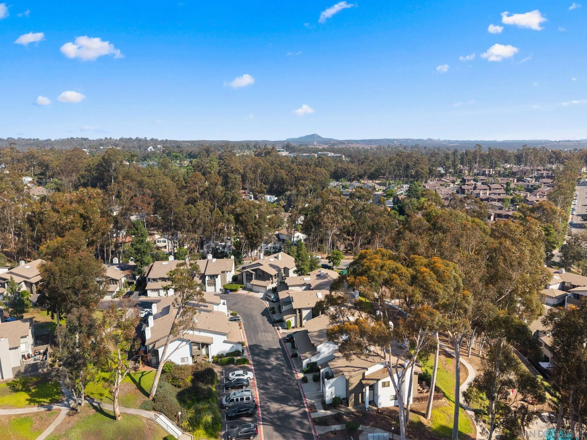 https://cdn.realtyfeed.com/cdn/127/250036894/8cd2d3ff3512f50286d5ef760971d9b6.webp