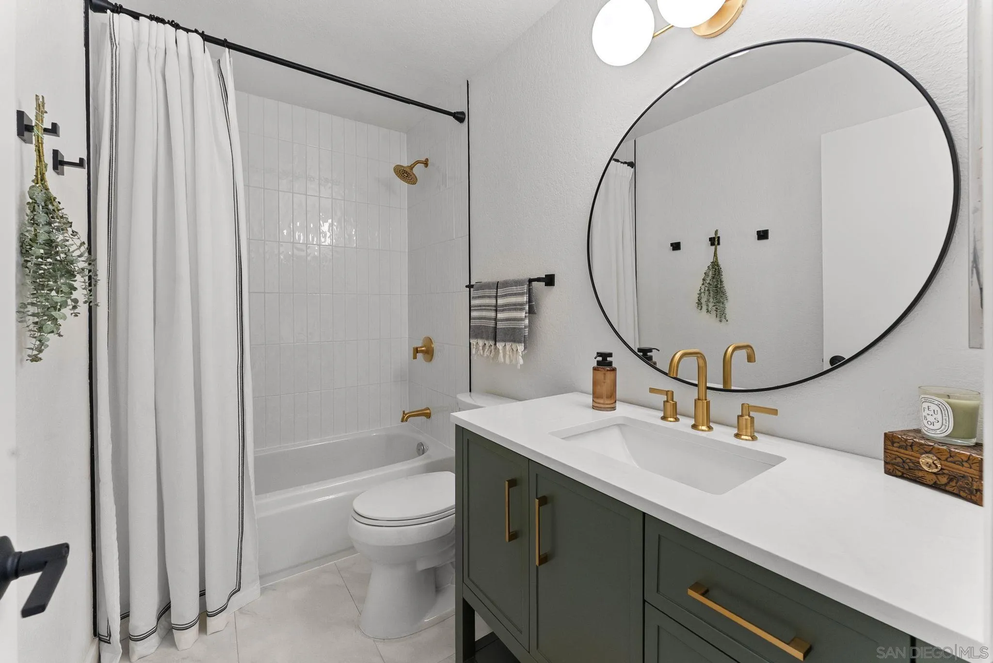 https://cdn.realtyfeed.com/cdn/127/250036894/954c76e8a1c652703ec380640e352762.webp