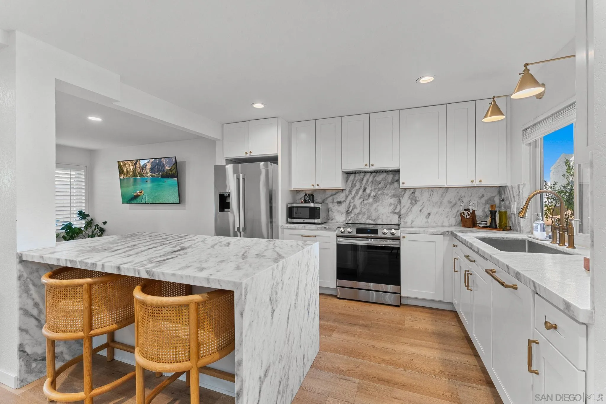 https://cdn.realtyfeed.com/cdn/127/250036894/b7f7da6c2ea19cab79649600c6fb3a51.webp