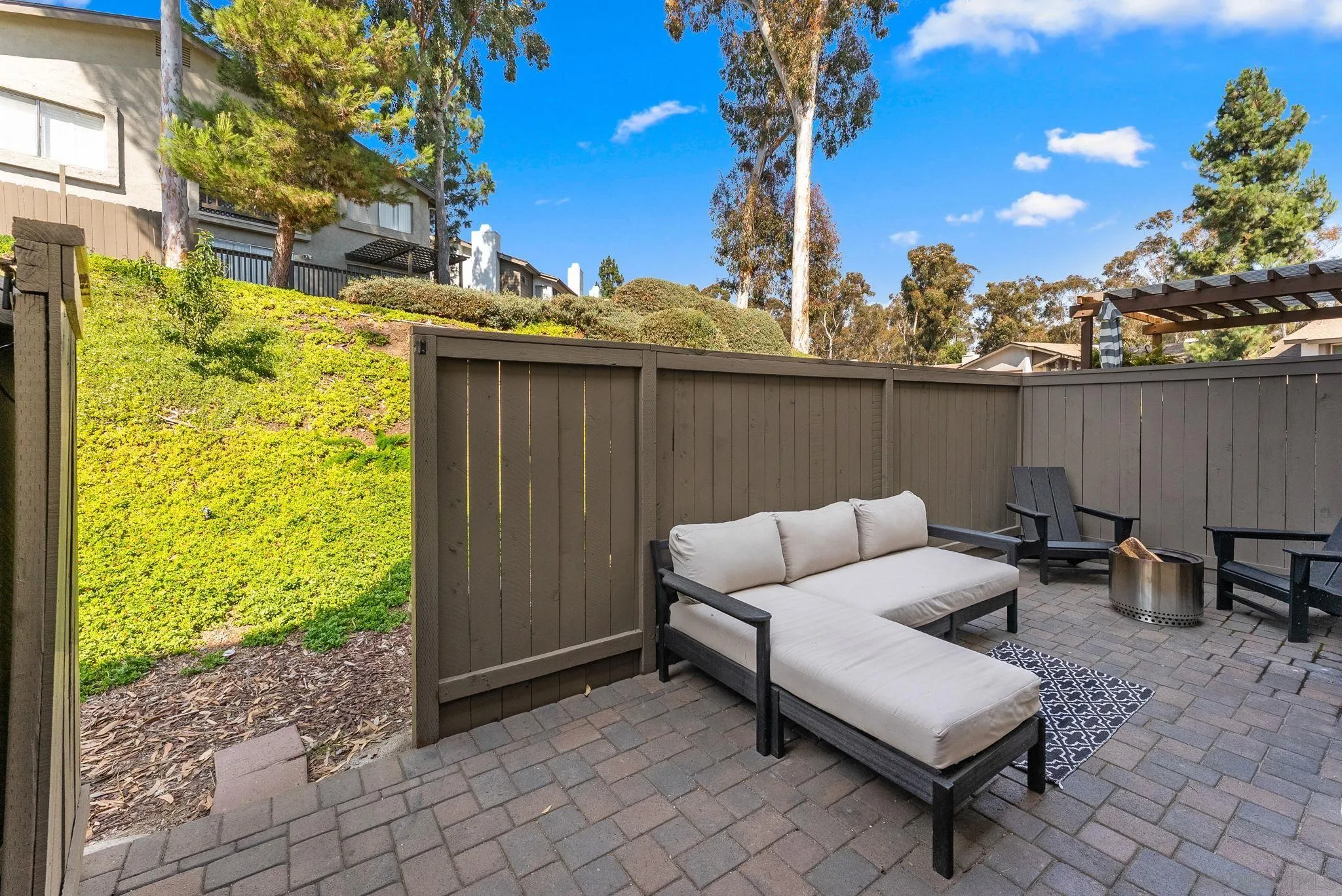 https://cdn.realtyfeed.com/cdn/127/250036894/ceda7eb86e60c3fc0b97803cb6a1bab1.webp