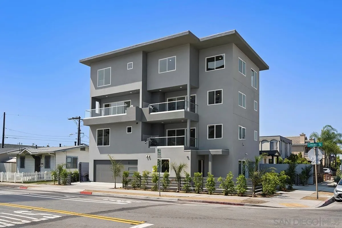https://cdn.realtyfeed.com/cdn/127/250036895/3a2fba2d7fb3482180d40f605d24d3c9.webp
