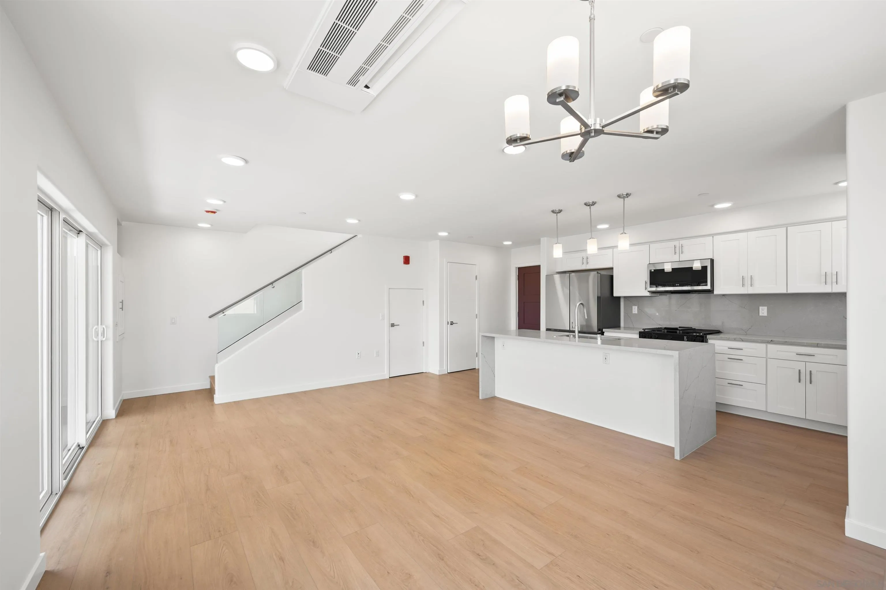 https://cdn.realtyfeed.com/cdn/127/250036895/444fa75ed9ac7fde528f97d447271ab8.webp
