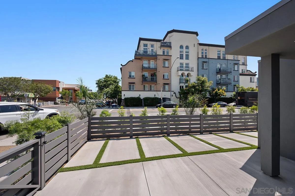https://cdn.realtyfeed.com/cdn/127/250036895/646fcbdd64858ea4aa1e11aea459bf64.webp