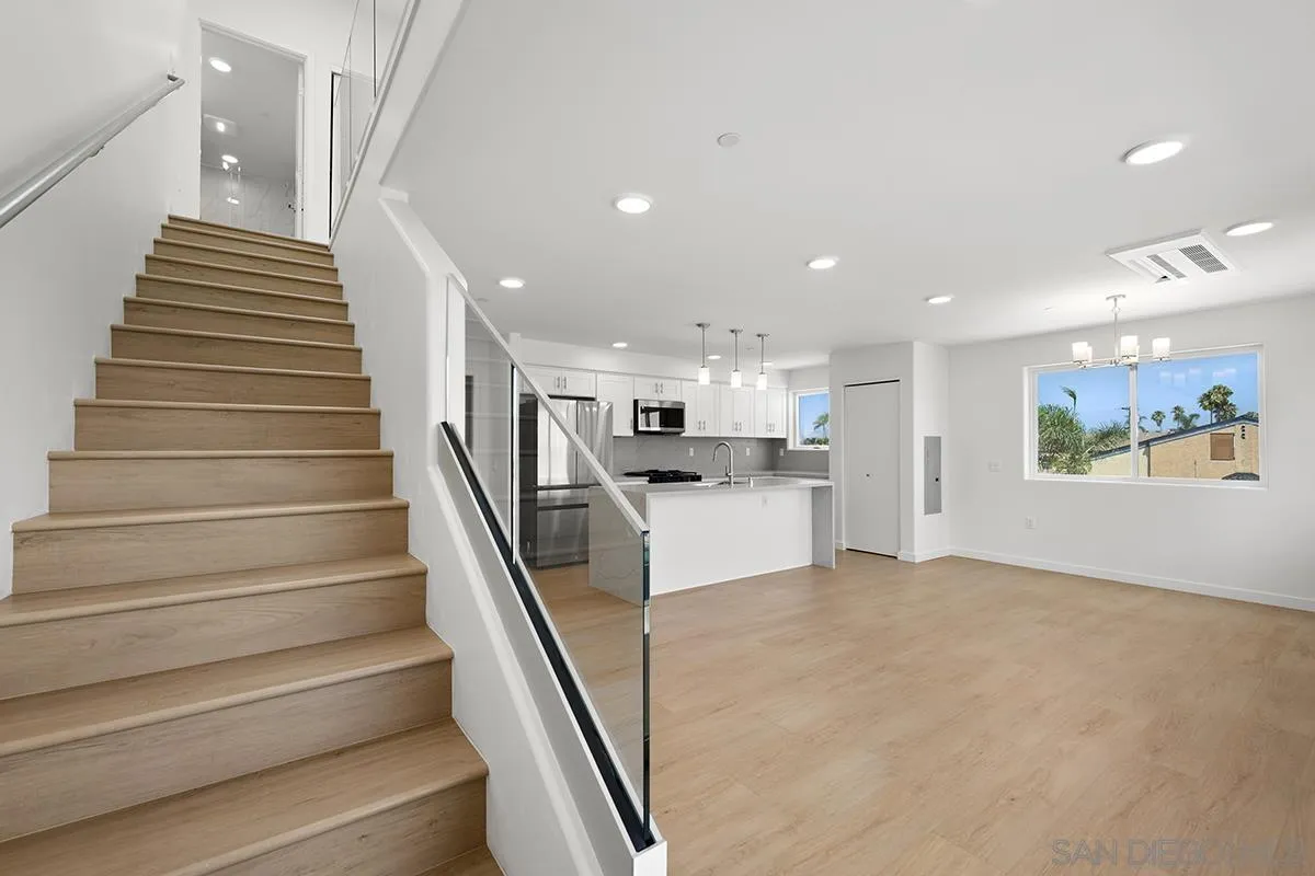 https://cdn.realtyfeed.com/cdn/127/250036895/89c2b9d87f7ea9de8842f7152f344dbc.webp