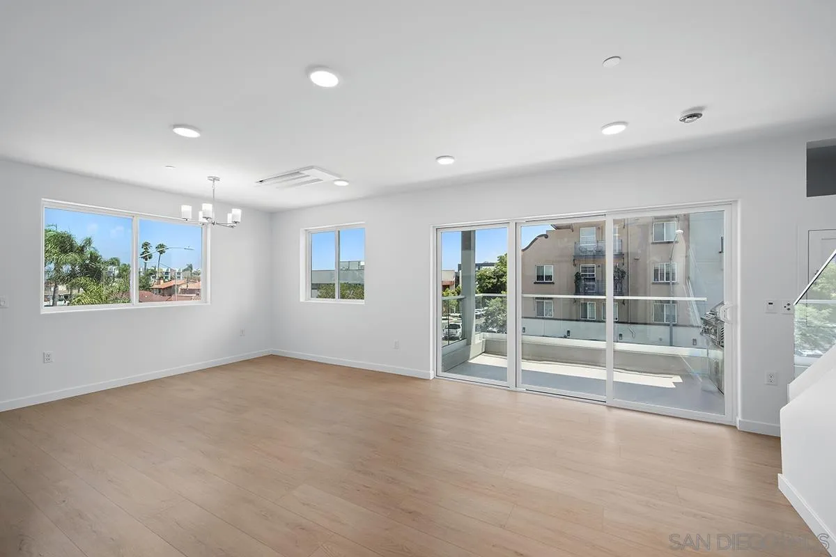 https://cdn.realtyfeed.com/cdn/127/250036895/8a92af7f0a0d4b7d8d597eaf12f1df36.webp