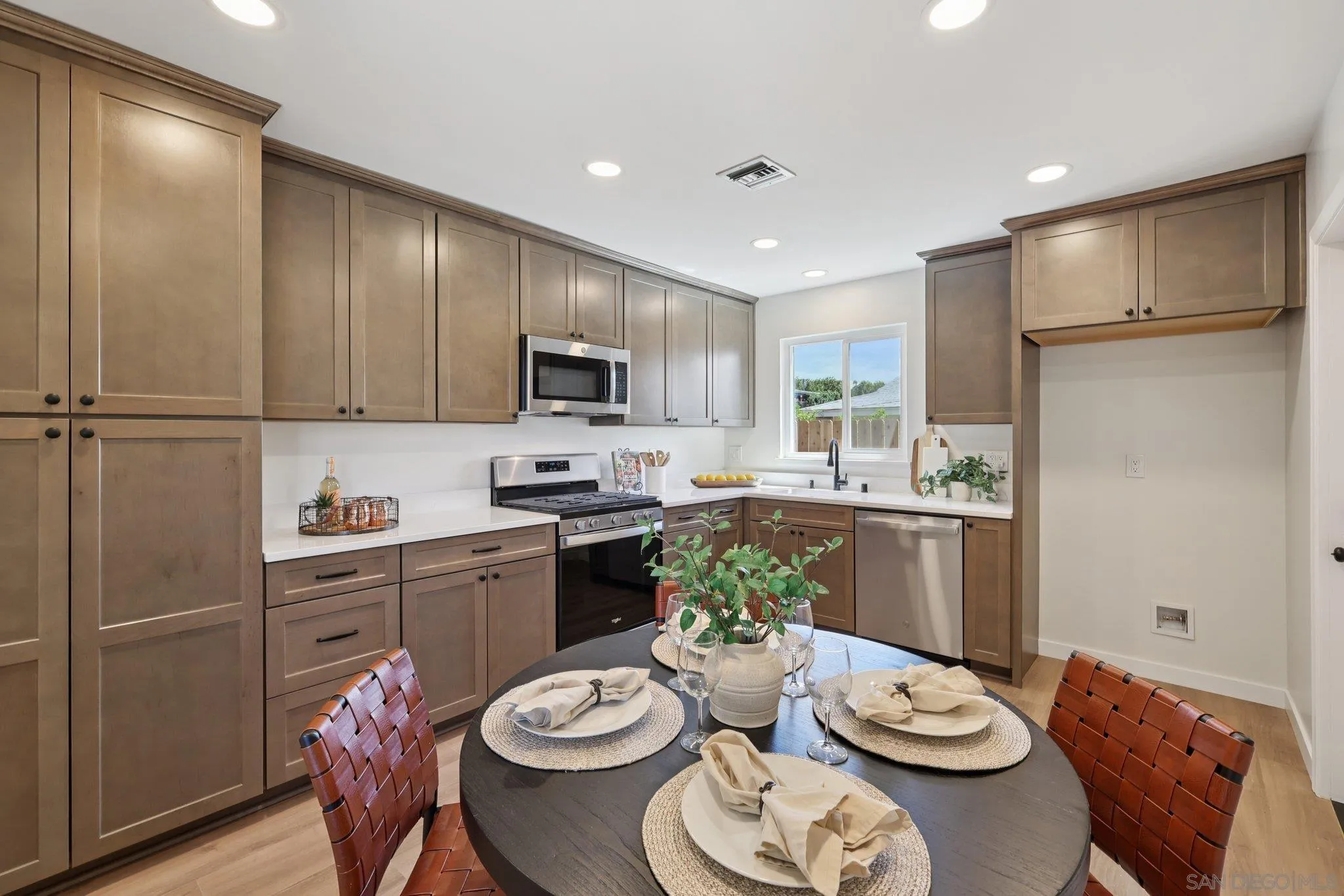 https://cdn.realtyfeed.com/cdn/127/250036896/0642adfff0c826ff4b0ea93cc878a8ca.webp