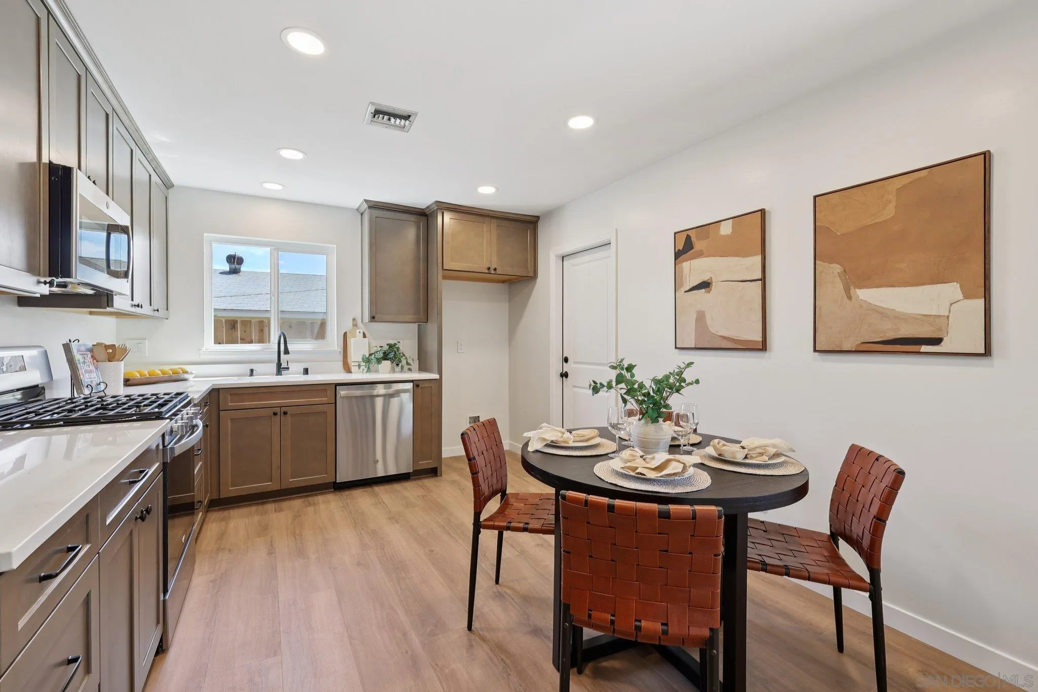 https://cdn.realtyfeed.com/cdn/127/250036896/25af586e1d888ea59288d98439f54aac.webp