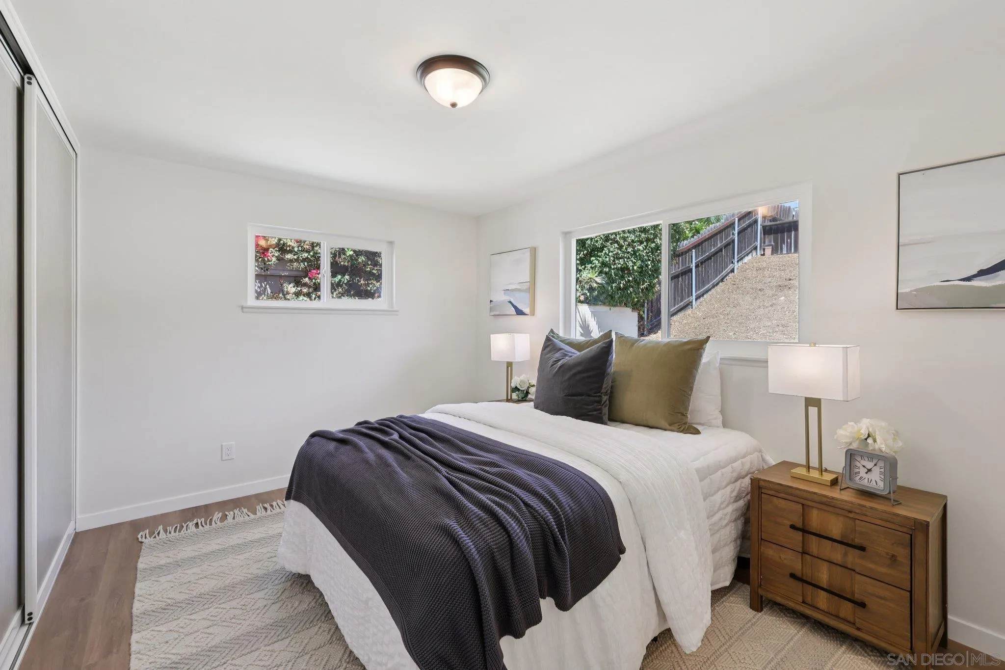 https://cdn.realtyfeed.com/cdn/127/250036896/e0515d6906f4811d9df041f373a4d251.webp