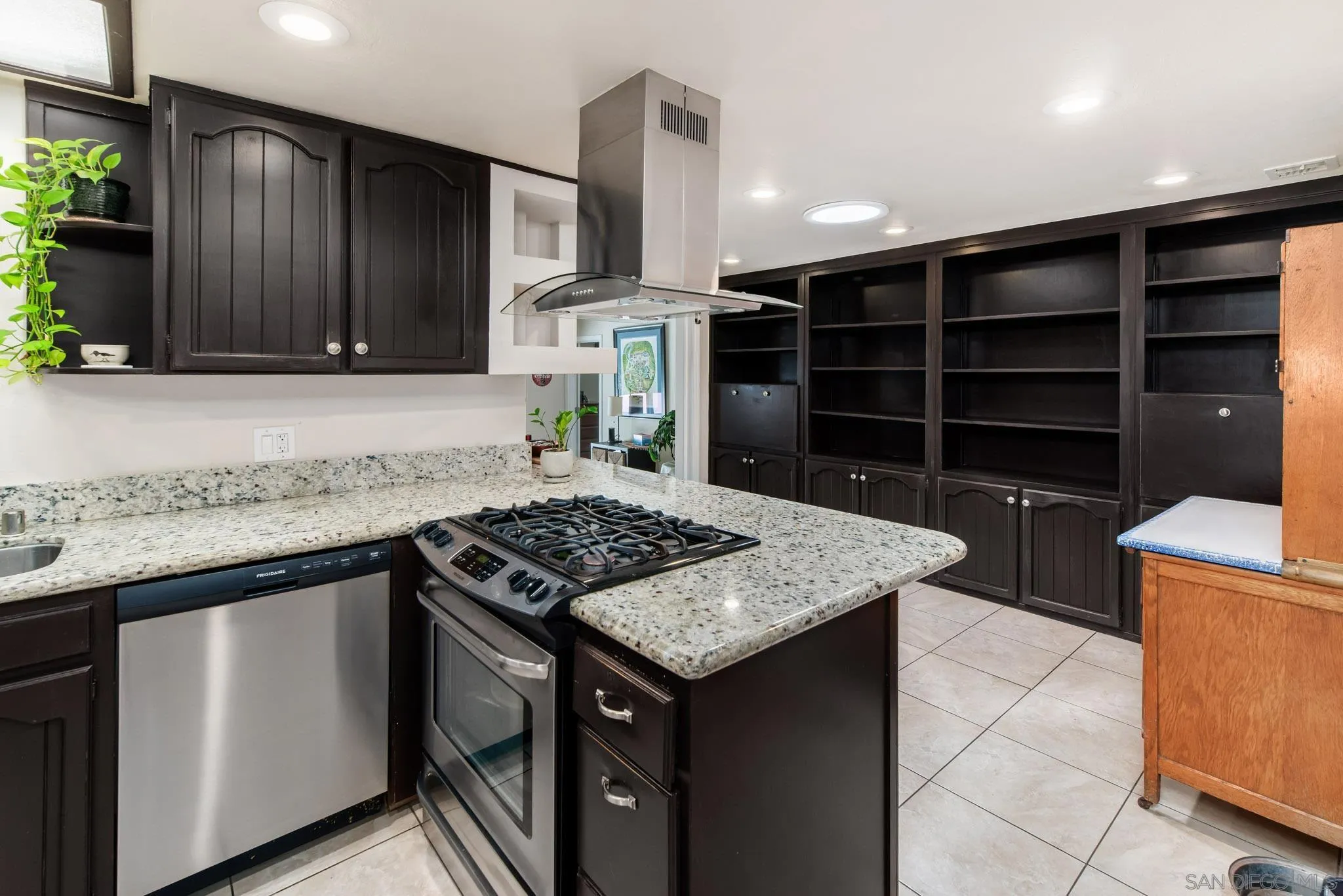 https://cdn.realtyfeed.com/cdn/127/250036898/ebe00af462c649d97ad679c0b72b8982.webp