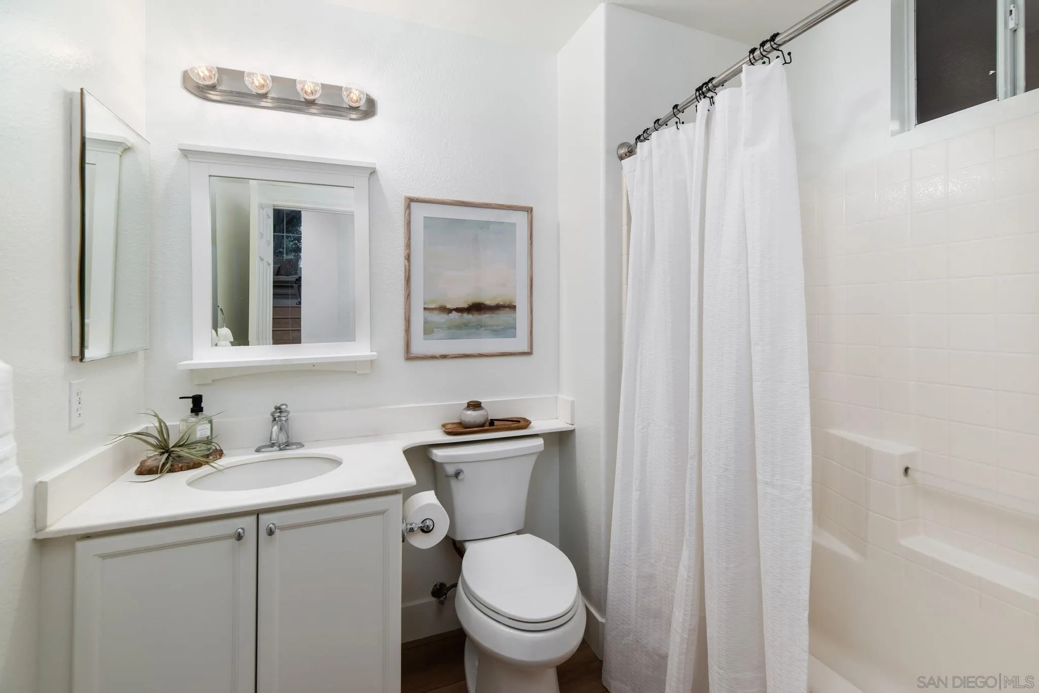 https://cdn.realtyfeed.com/cdn/127/250036899/01e3cd1ec96ede437a1ba4eeffc681ef.webp