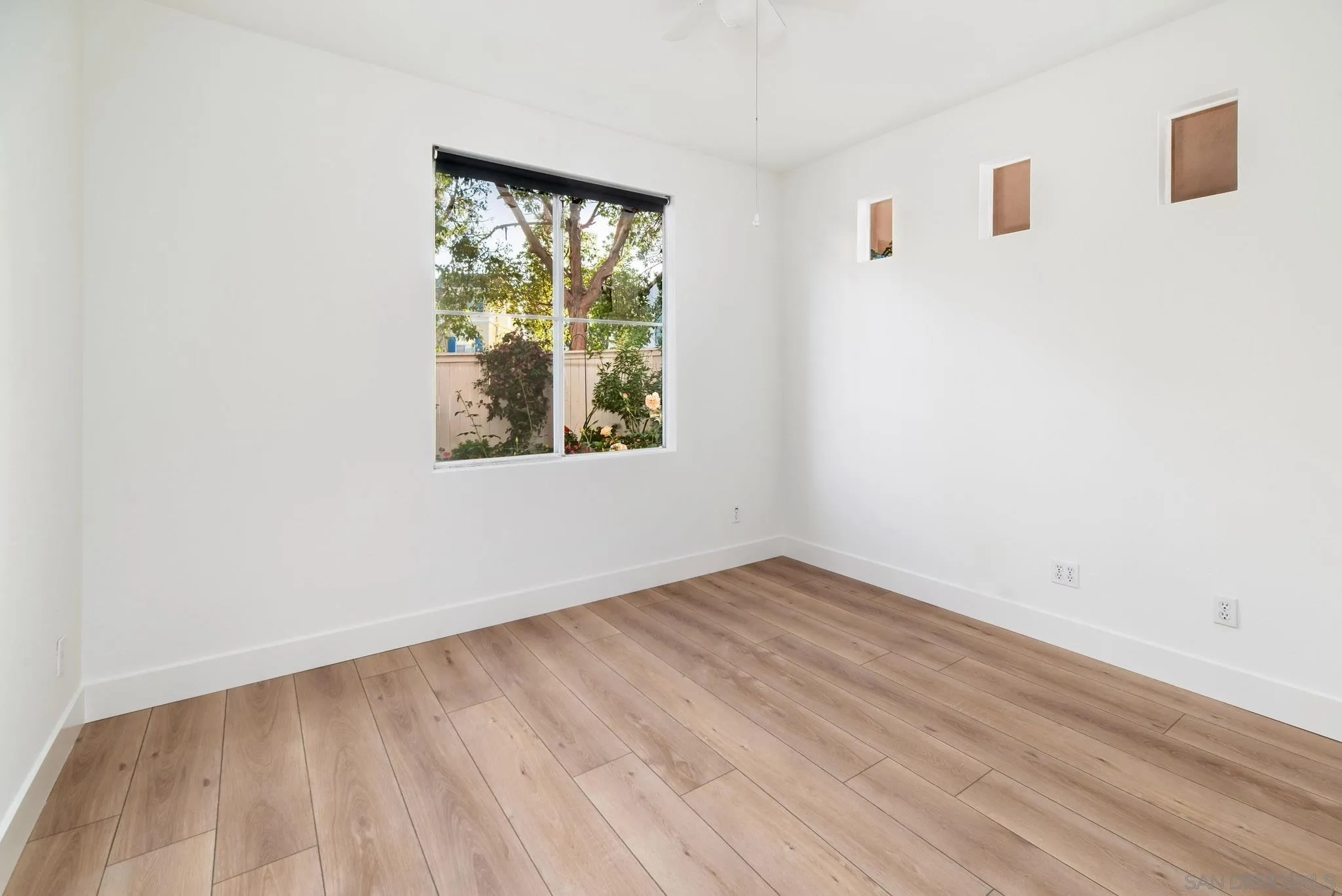 https://cdn.realtyfeed.com/cdn/127/250036899/12c8b2697563afabc50e5bbb55878fc2.webp
