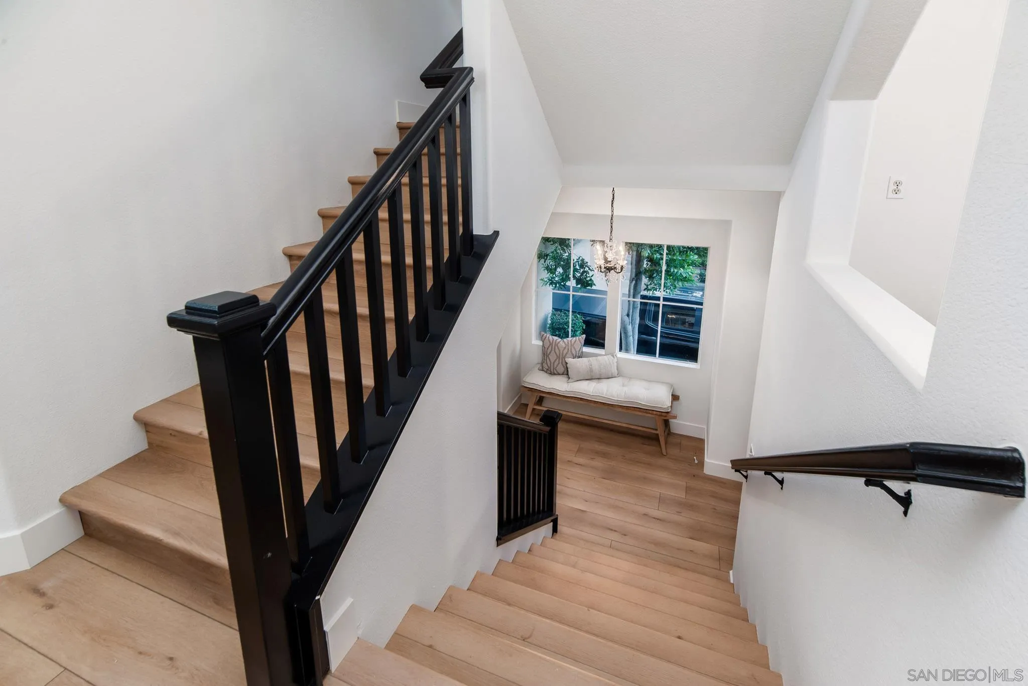 https://cdn.realtyfeed.com/cdn/127/250036899/4ce77303b39d88a9c98b673e21e5666c.webp