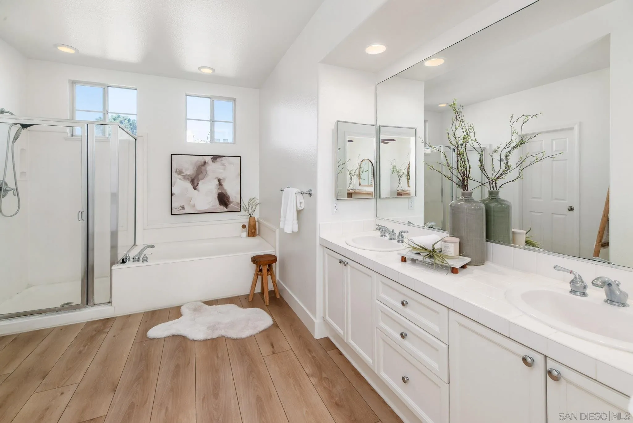 https://cdn.realtyfeed.com/cdn/127/250036899/90d0ffb3c1b854333d42025c8258e204.webp
