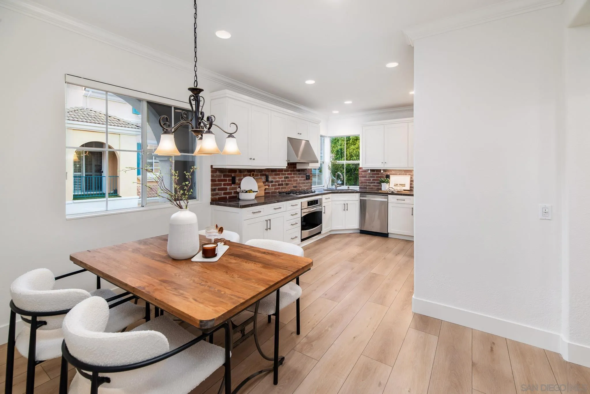 https://cdn.realtyfeed.com/cdn/127/250036899/a7383eebbb74dd0fbc055faa0a370702.webp
