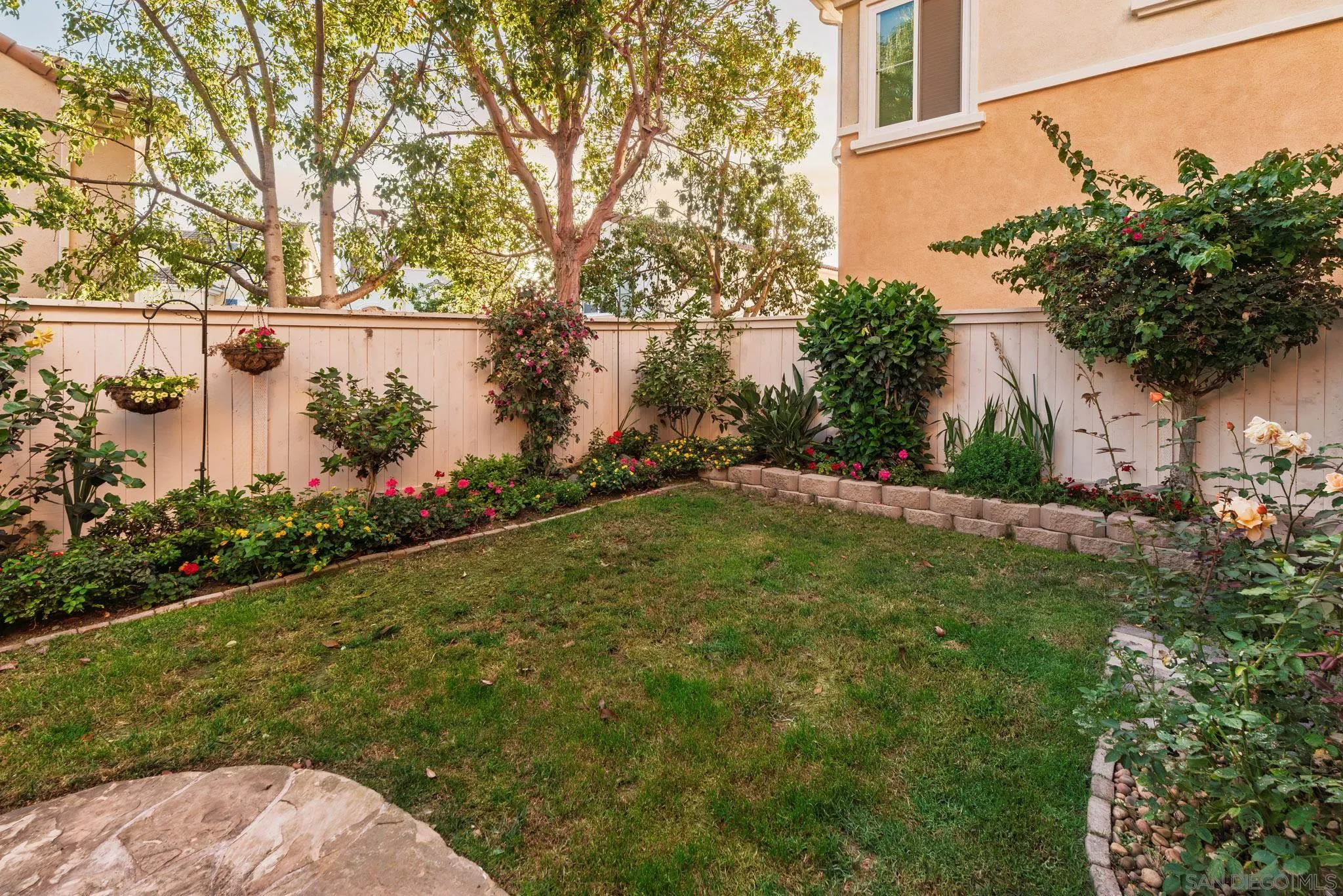 https://cdn.realtyfeed.com/cdn/127/250036899/c16e4c254f6ddef6399180f87628a489.webp