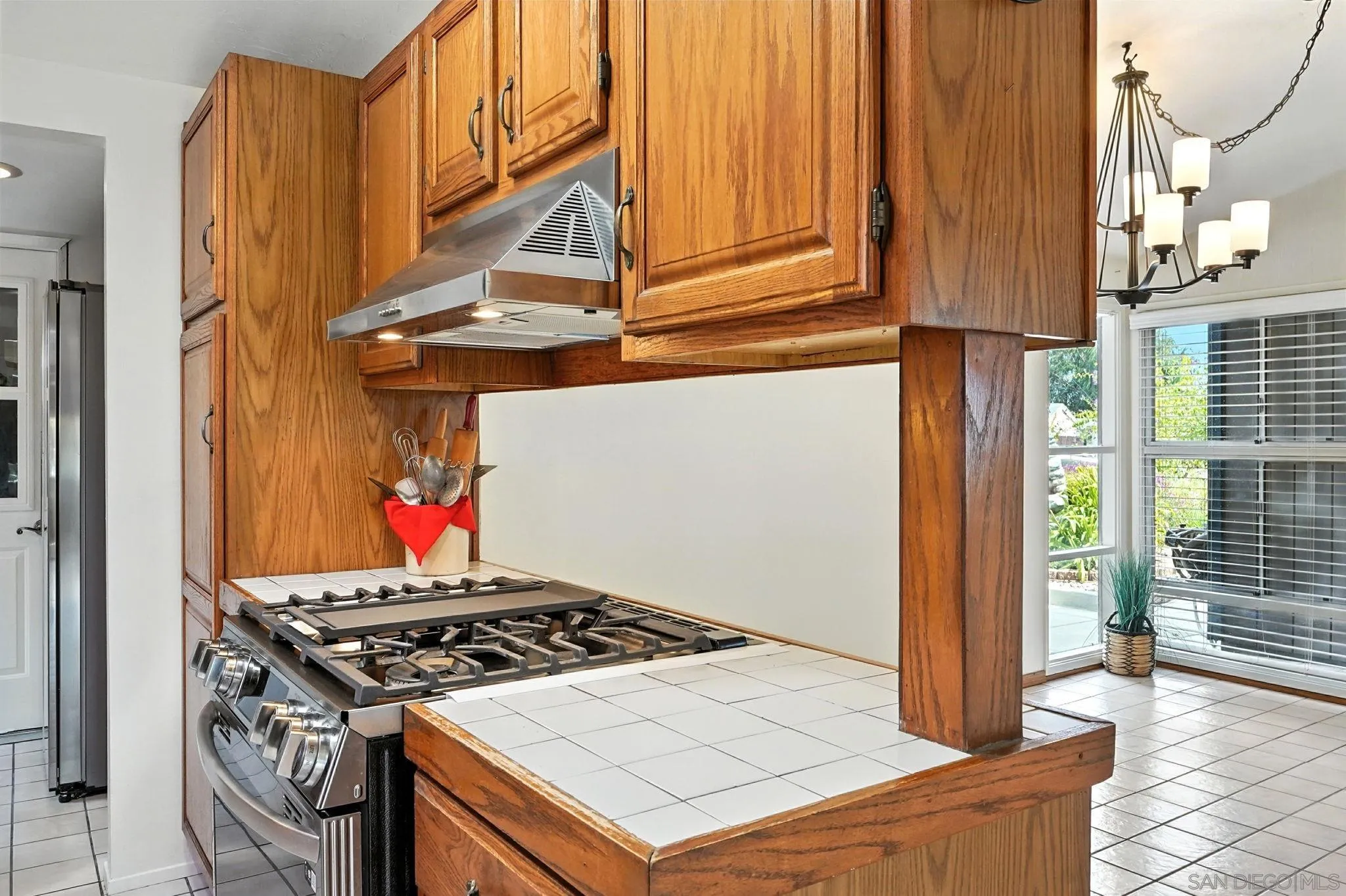 https://cdn.realtyfeed.com/cdn/127/250036900/0f6fea227940a739561fe39d208c8afa.webp