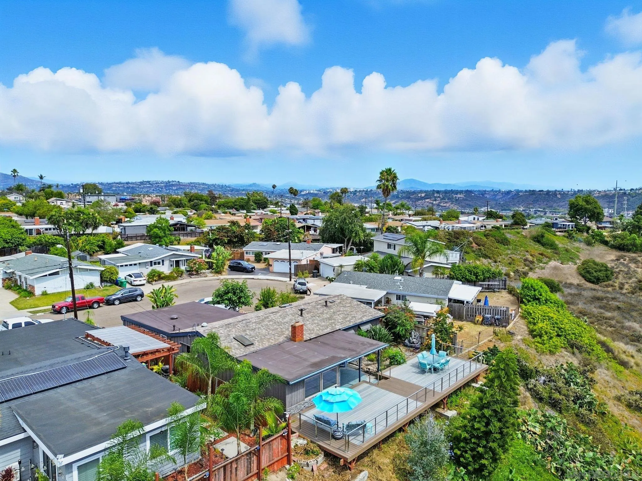 https://cdn.realtyfeed.com/cdn/127/250036900/883a4f4bbf403950914dcc088c259569.webp
