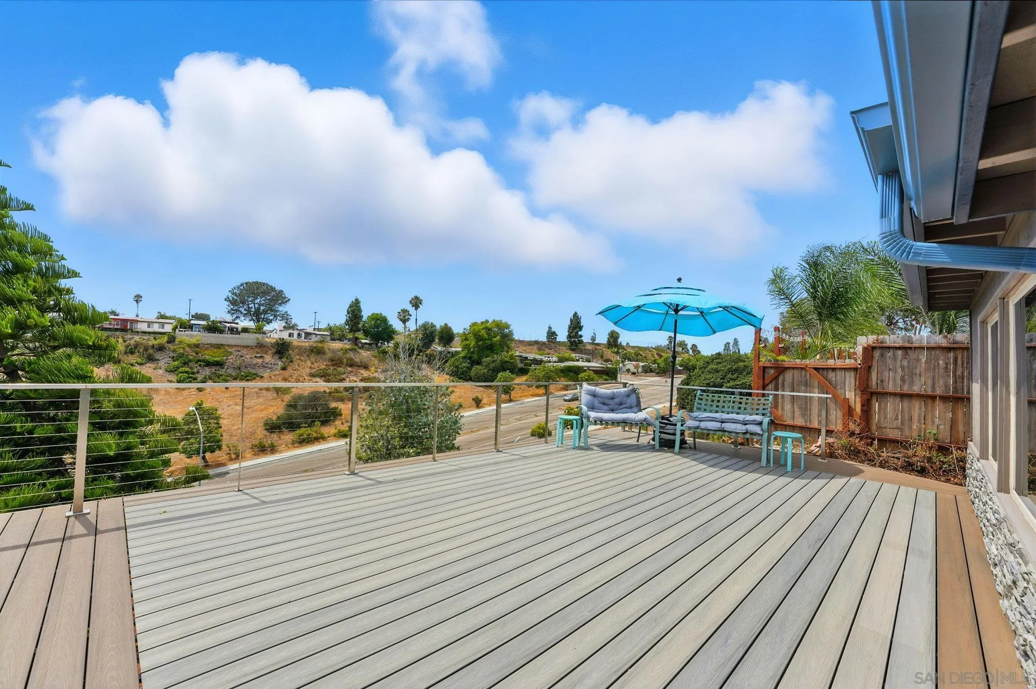 https://cdn.realtyfeed.com/cdn/127/250036900/a9cdef017c2b39cf119423da0a137ba5.webp