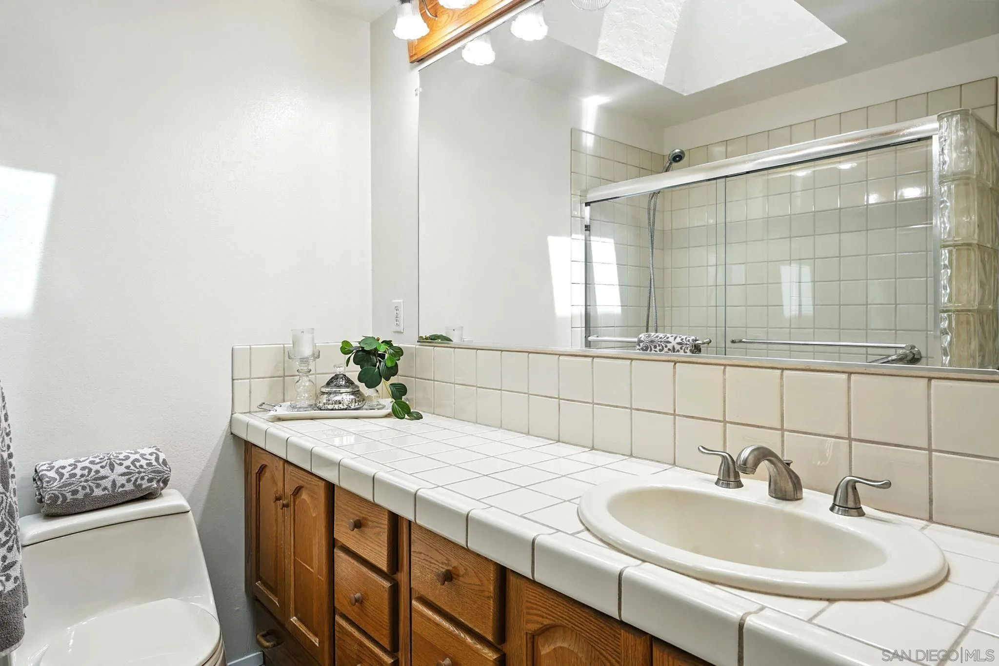 https://cdn.realtyfeed.com/cdn/127/250036900/dbce905f347710c0dcfee0cb7830adc0.webp