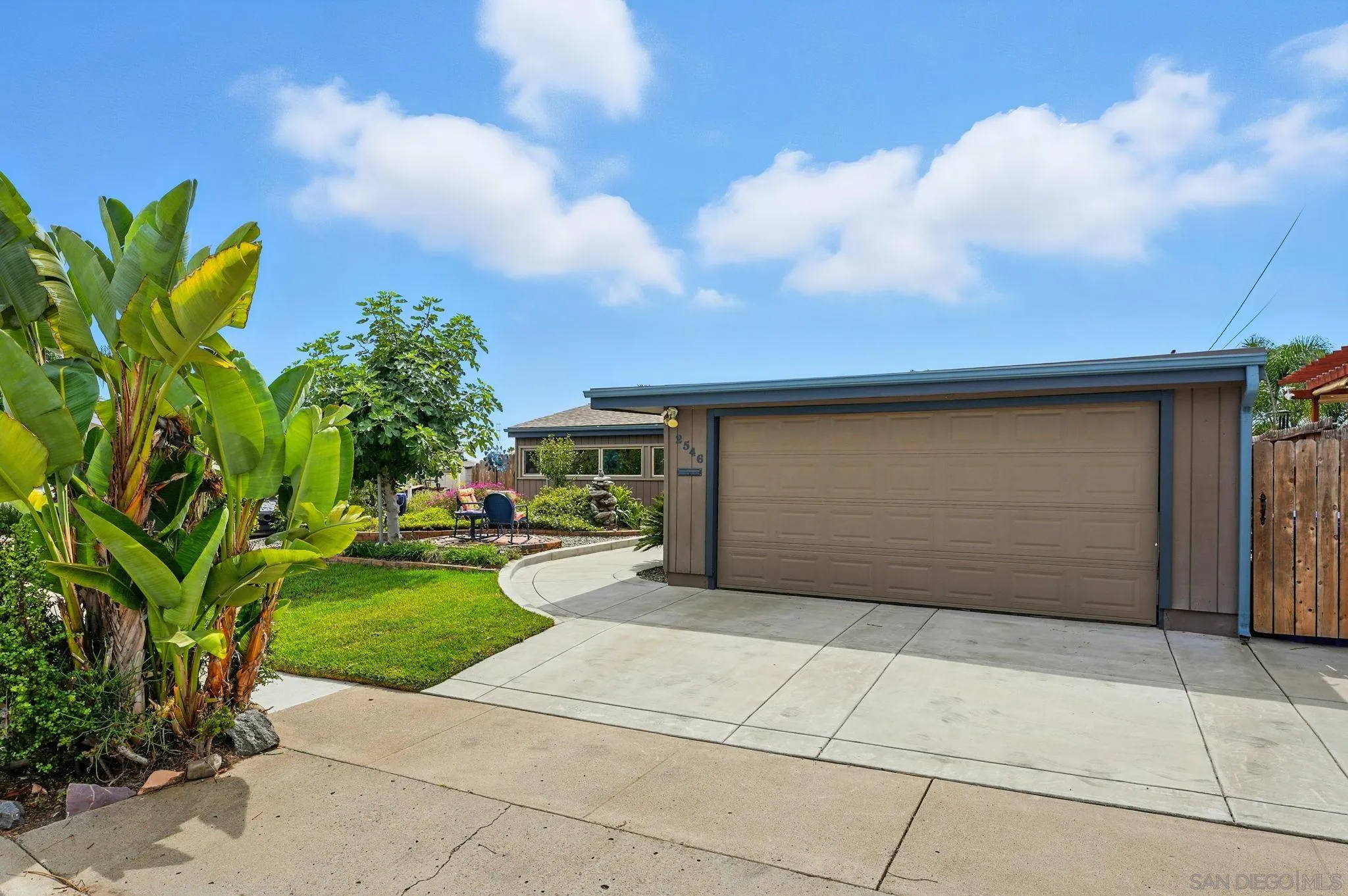 https://cdn.realtyfeed.com/cdn/127/250036900/dcd2e85aa726b5f30c78d67d34d451c6.webp