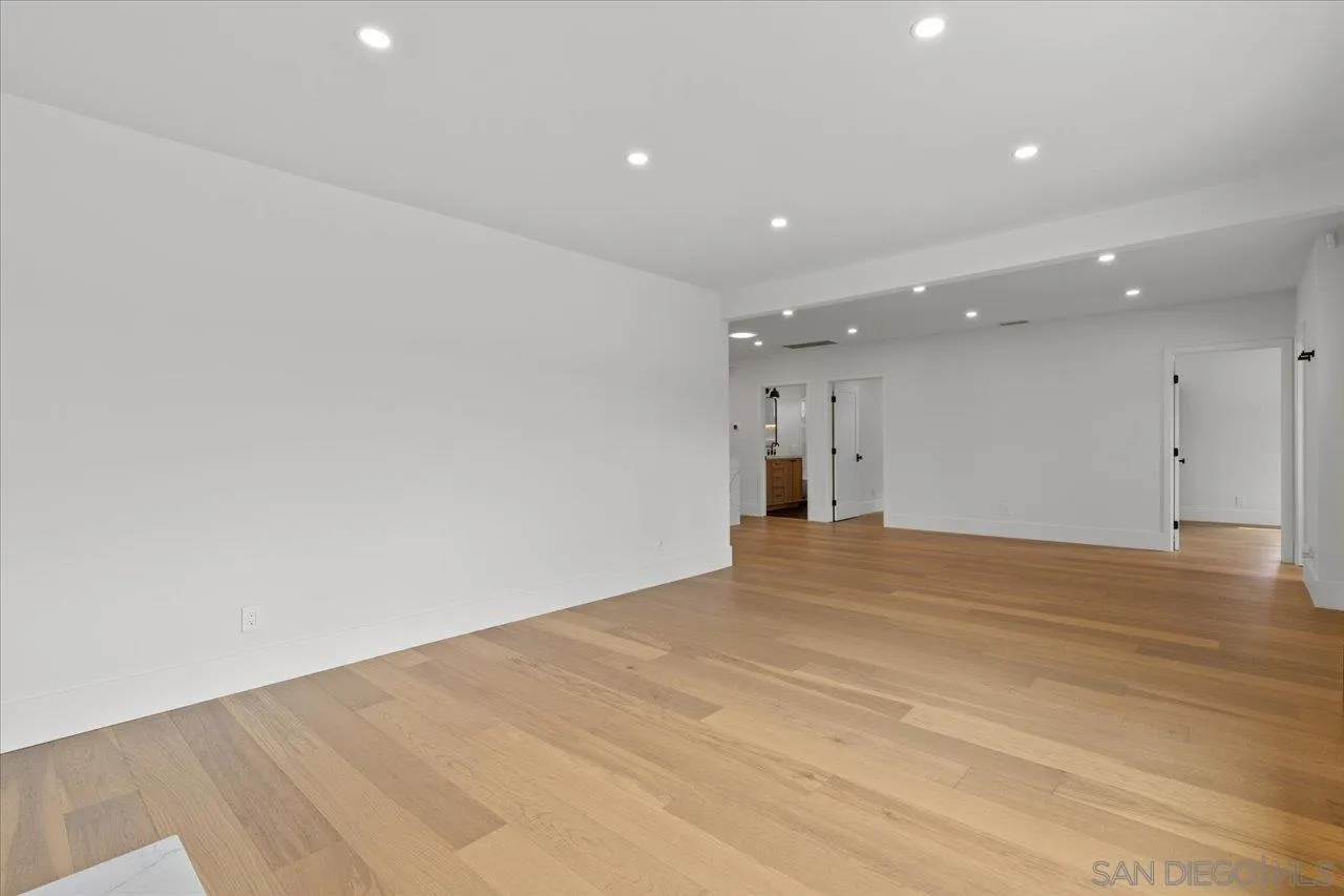 https://cdn.realtyfeed.com/cdn/127/250036901/04a7e6e4add0ebabcbf3a219102e3d42.webp